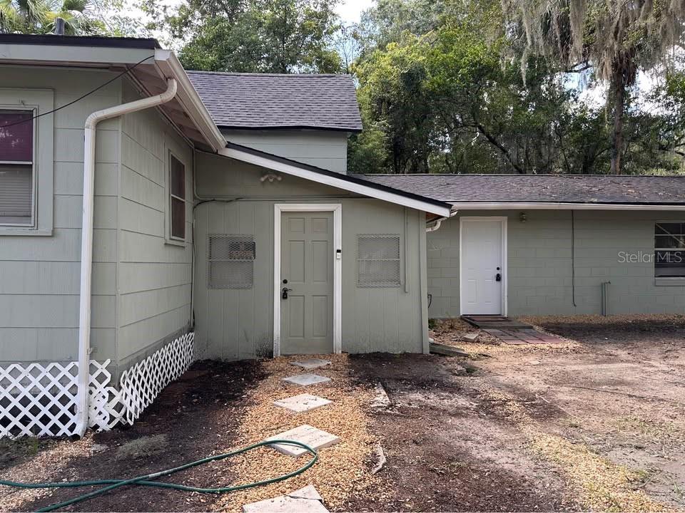 "All utilities included" in this beautifully renovated 2-bedroom, 1-bathroom home located in downtown Ocala, Florida. Featuring sleek laminate wood gray flooring throughout, fresh paint on all interior walls, and a stunning marble bathroom, this charming property offers modern living at its best. The home also boasts a fenced-in backyard, providing privacy and space for outdoor relaxation. Additionally, enjoy the convenience of a private indoor washer and dryer, all within a single-level layout for easy living. Don't miss out on this fantastic opportunity to make this your home!