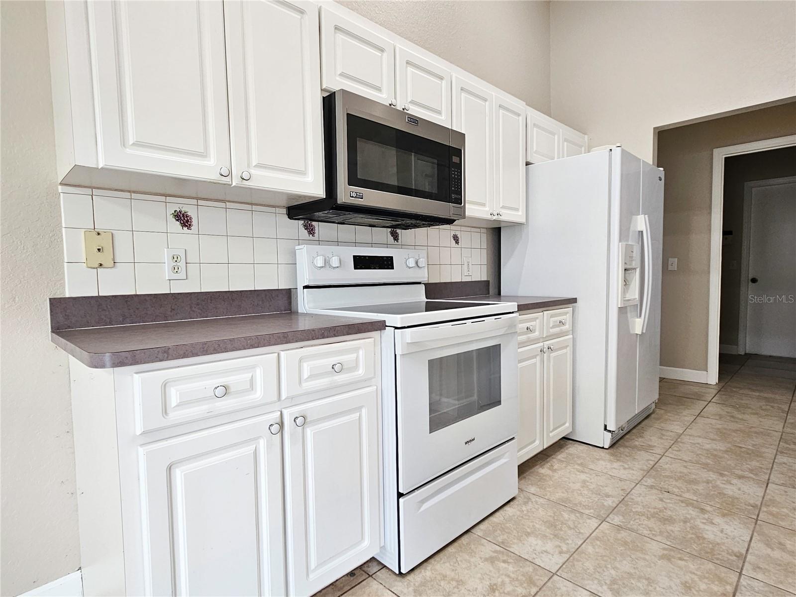 CLUBHOUSE HERITAGE - Residential Lease