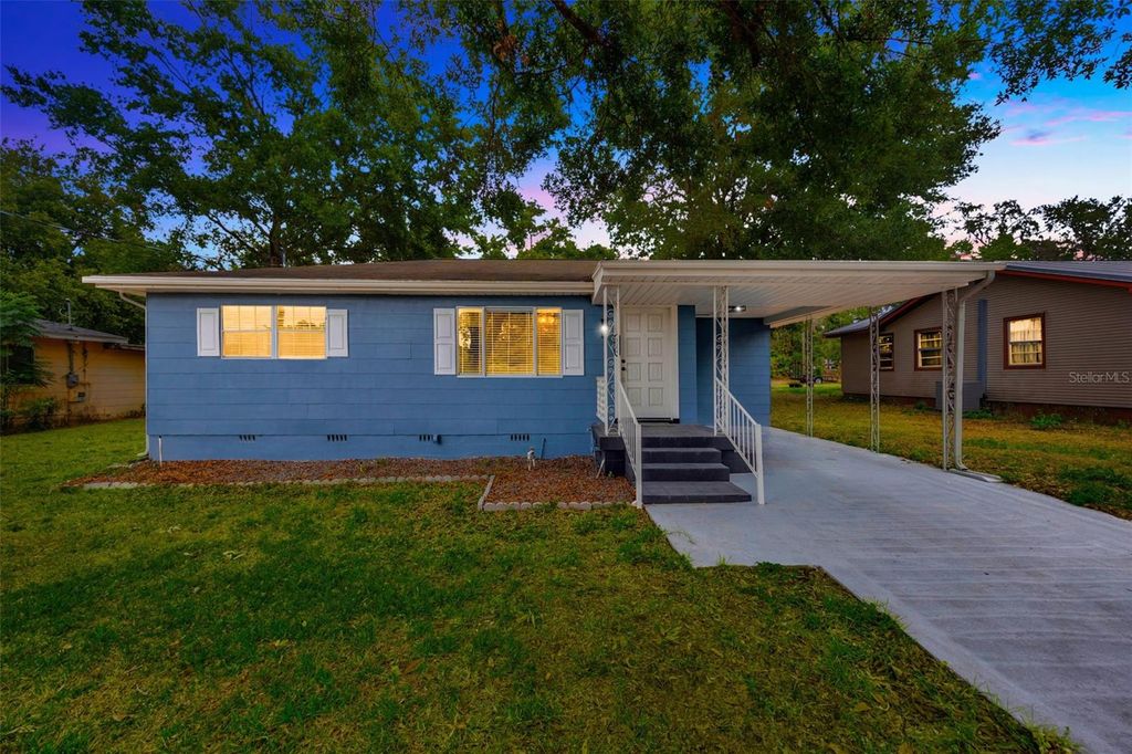 Photo of 1304 N Ferrell Street, Plant City, FL 33563 (MLS # TB8384269)