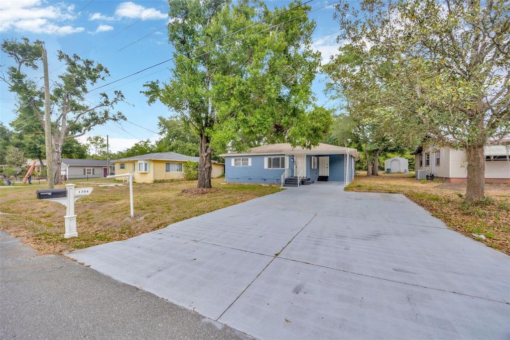 Photo of 1304 N Ferrell Street, Plant City, FL 33563 (MLS # TB8384269)