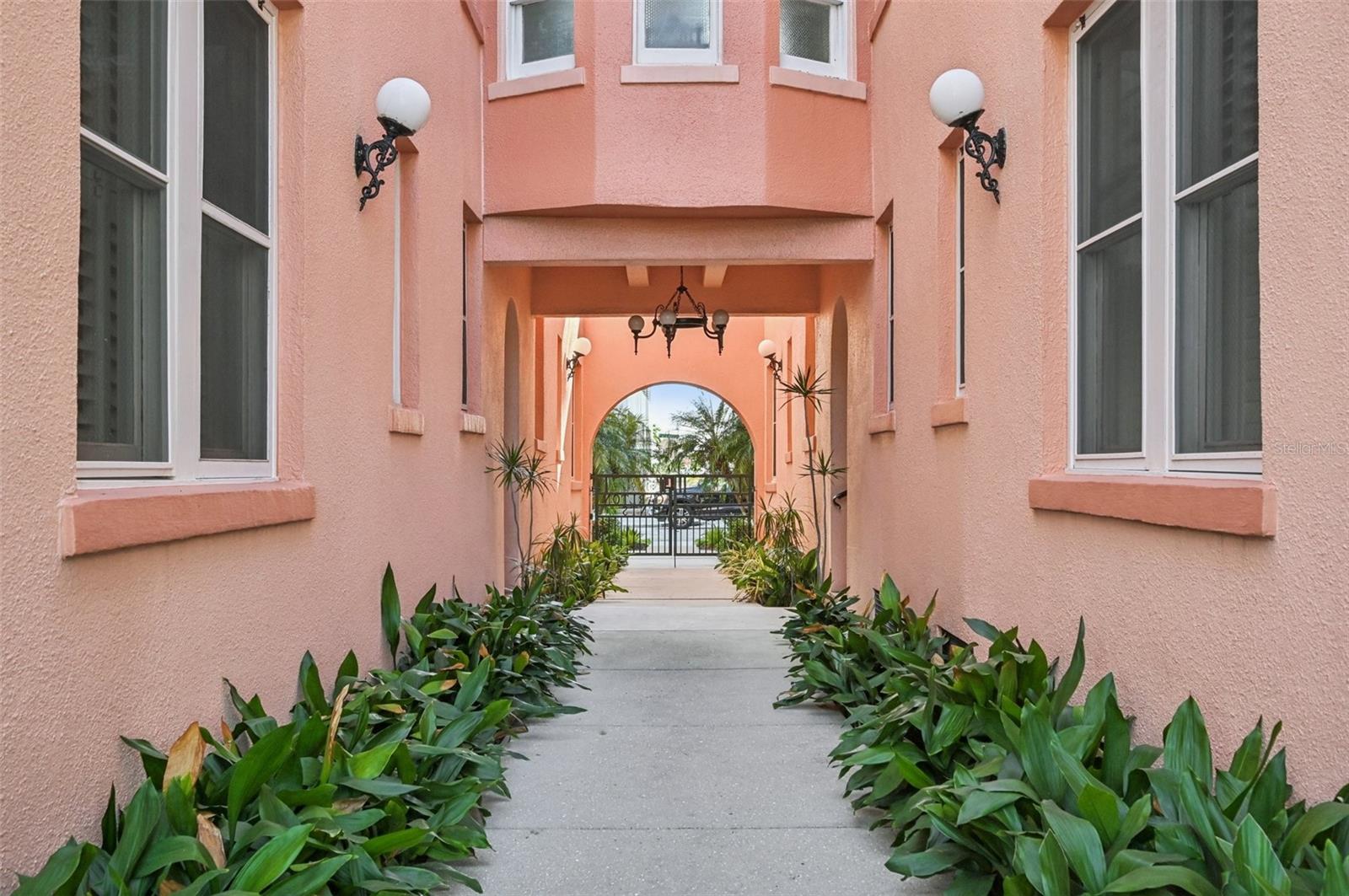 1221 N PALM AVENUE 207