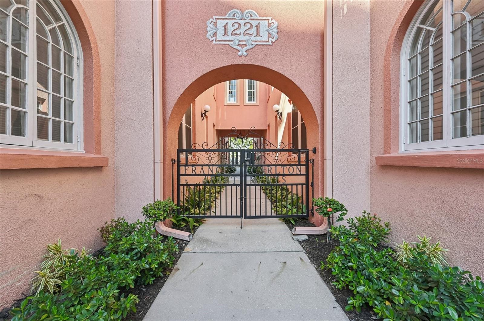 1221 N PALM AVENUE 207