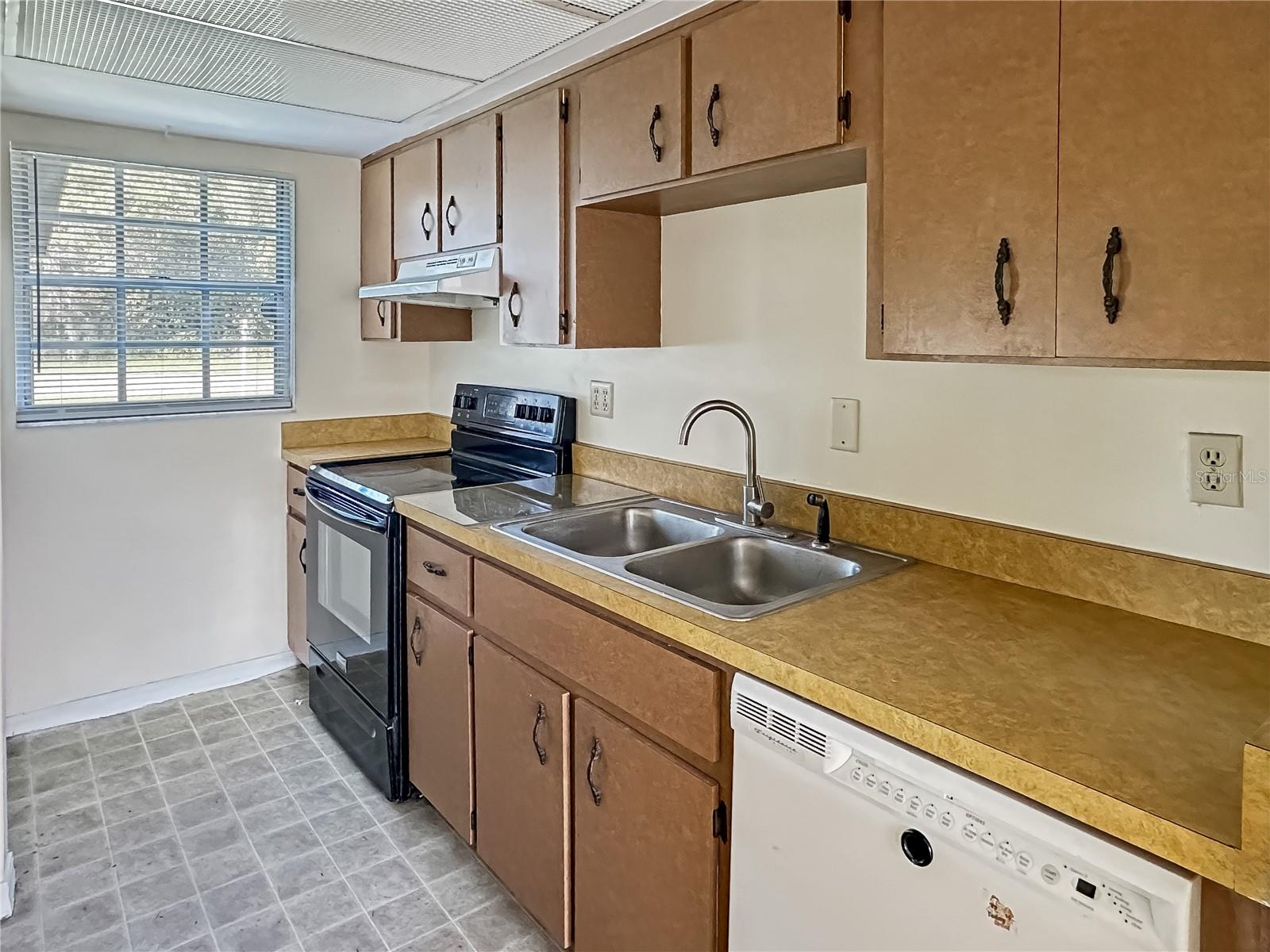 DELTONA LAKES UNIT 29 & 37 REP - Residential Lease