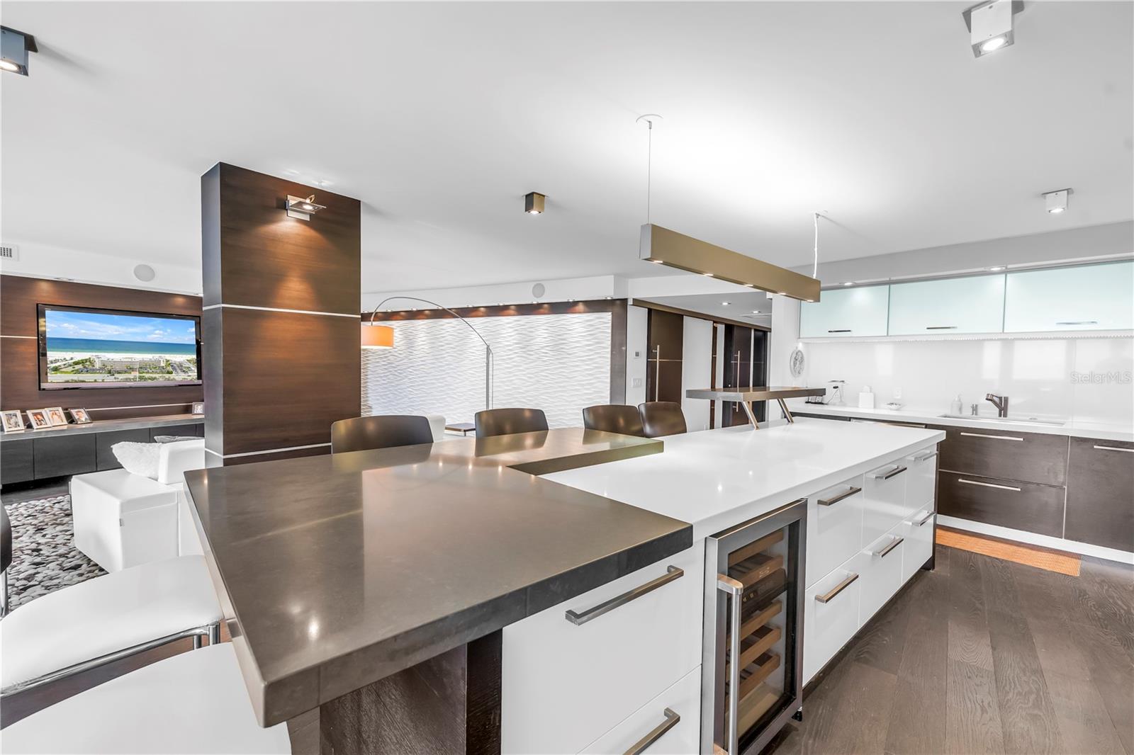 LIDO CONDO - Residential