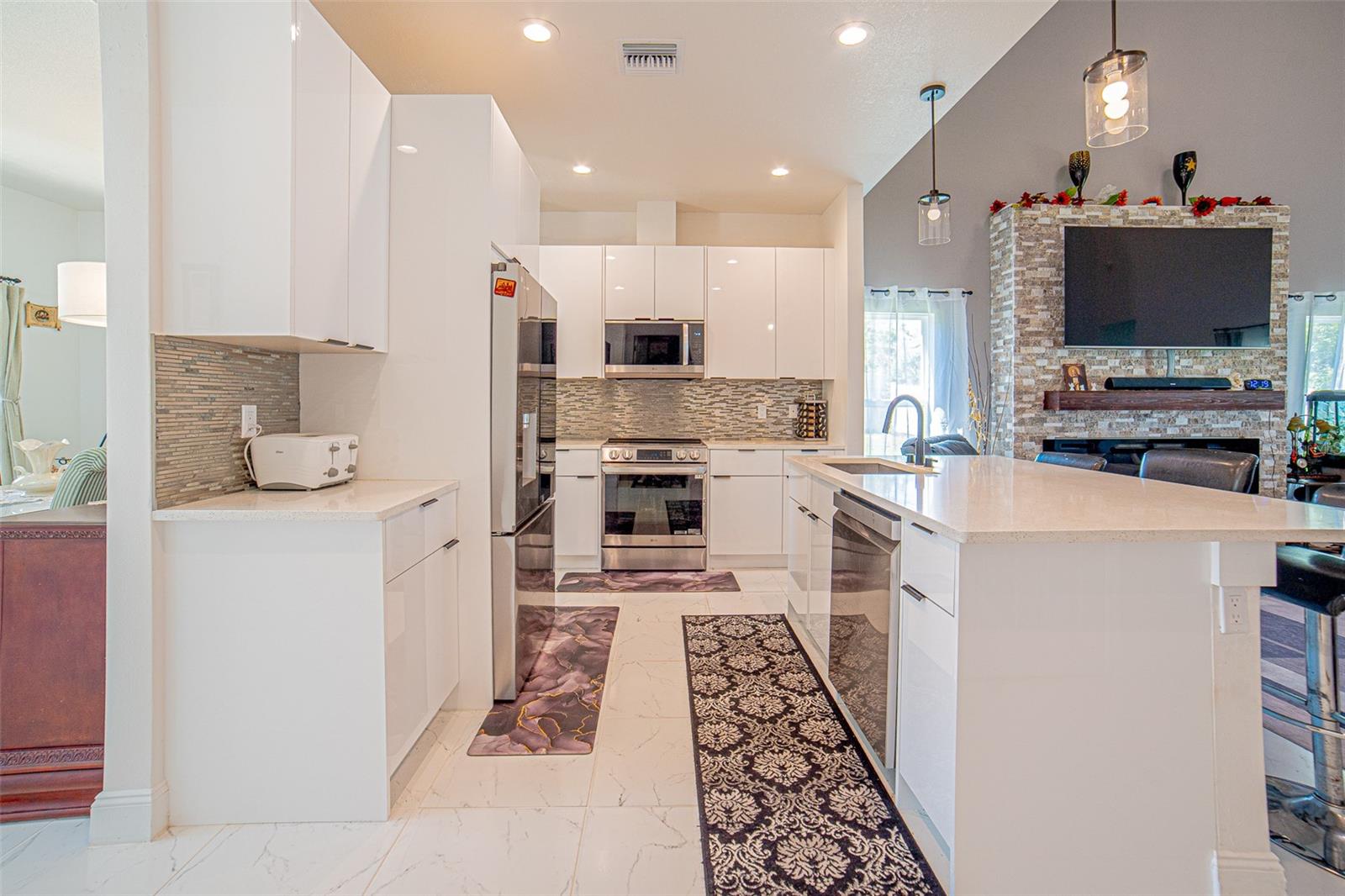 SPRING HILL - Residential