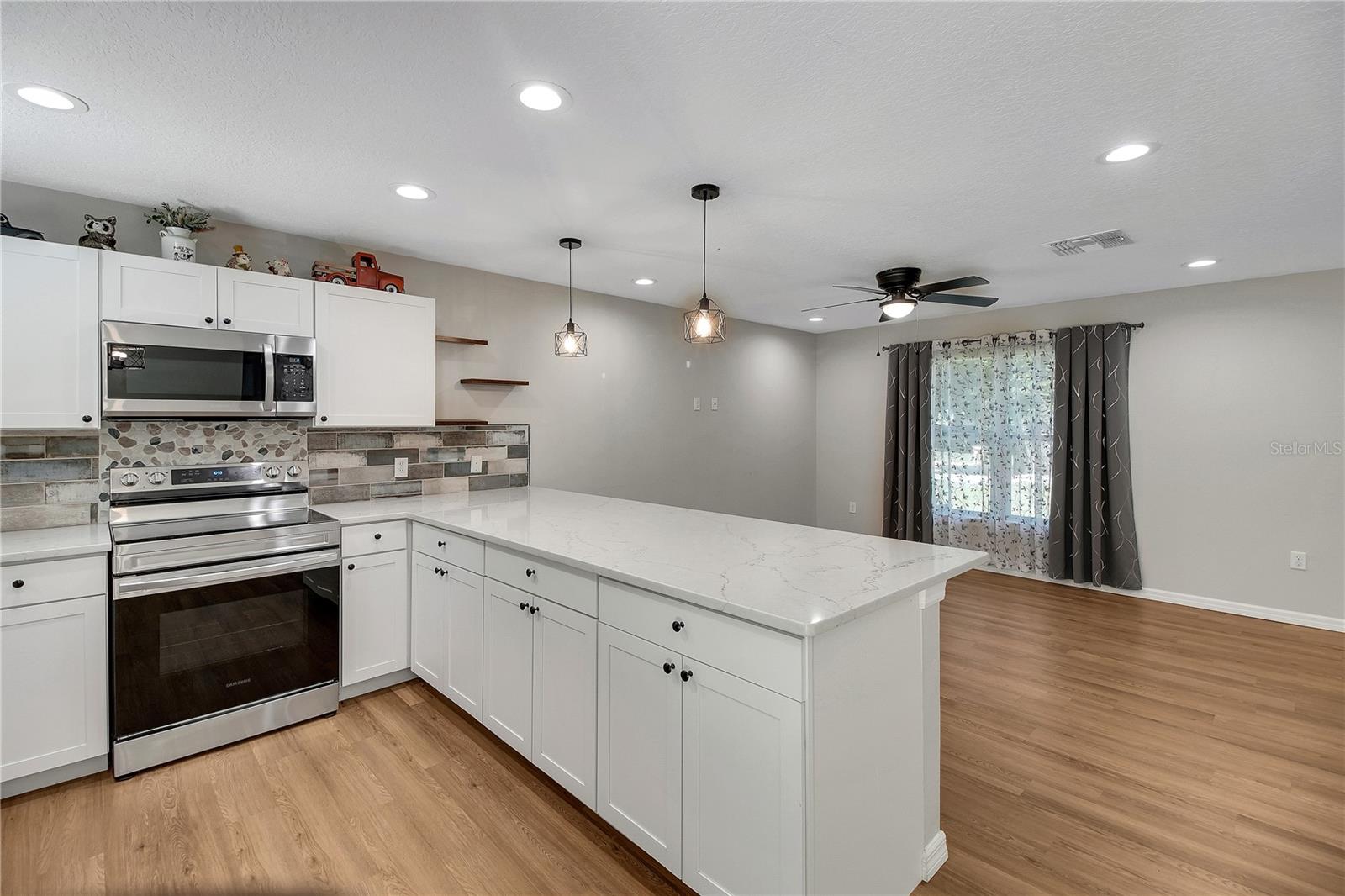 EAST UMATILLA - Residential