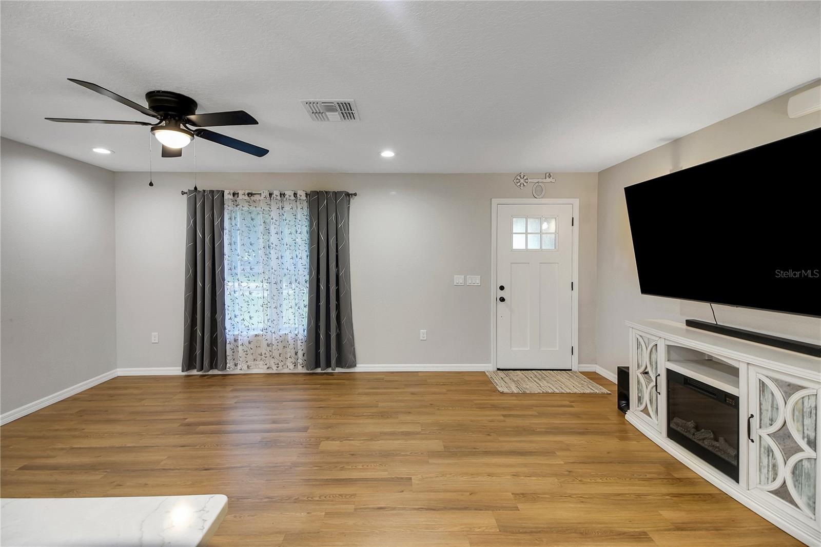 EAST UMATILLA - Residential