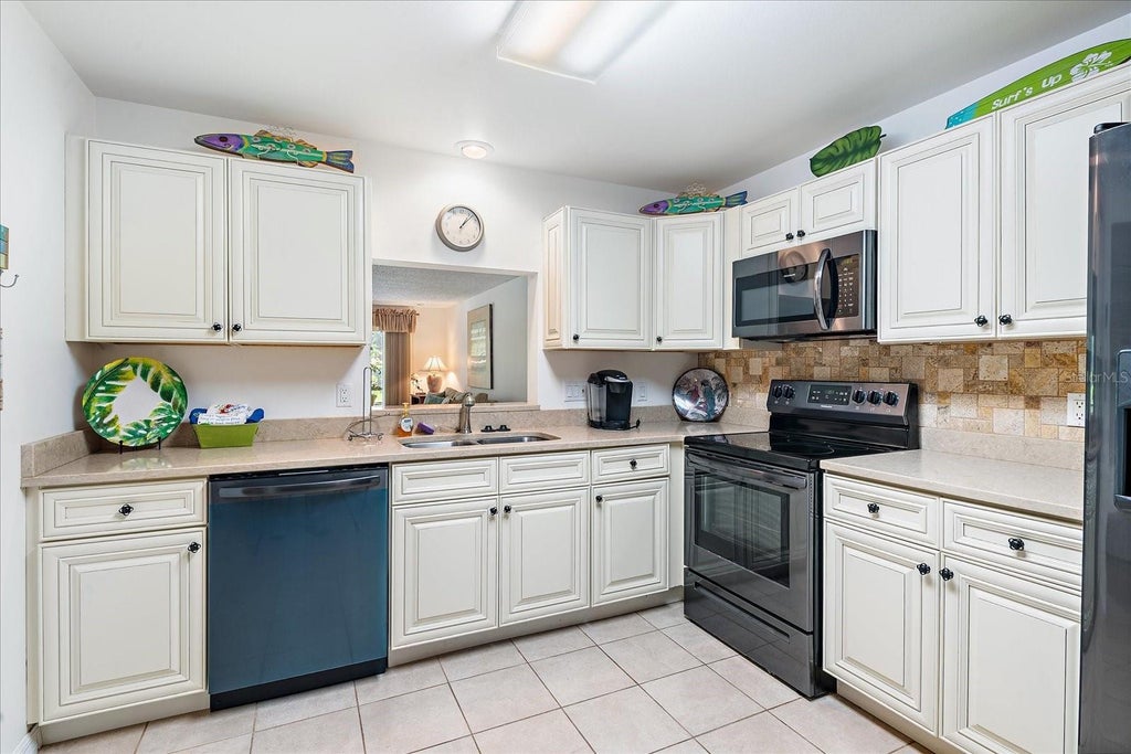 Photo of 211 Pineneedle Drive #211, Bradenton, FL 34210 (MLS # A4708233)