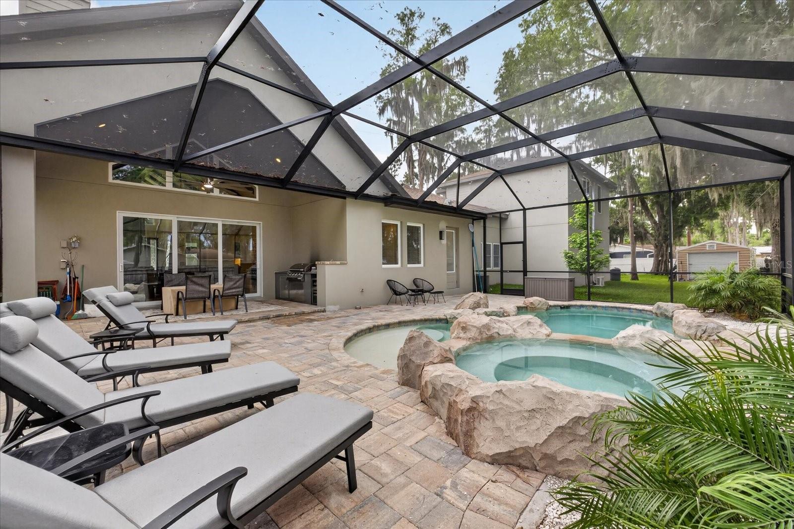 1208 SUNSET LANE