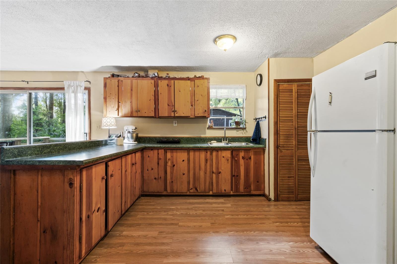 MEADOWVIEW - Residential