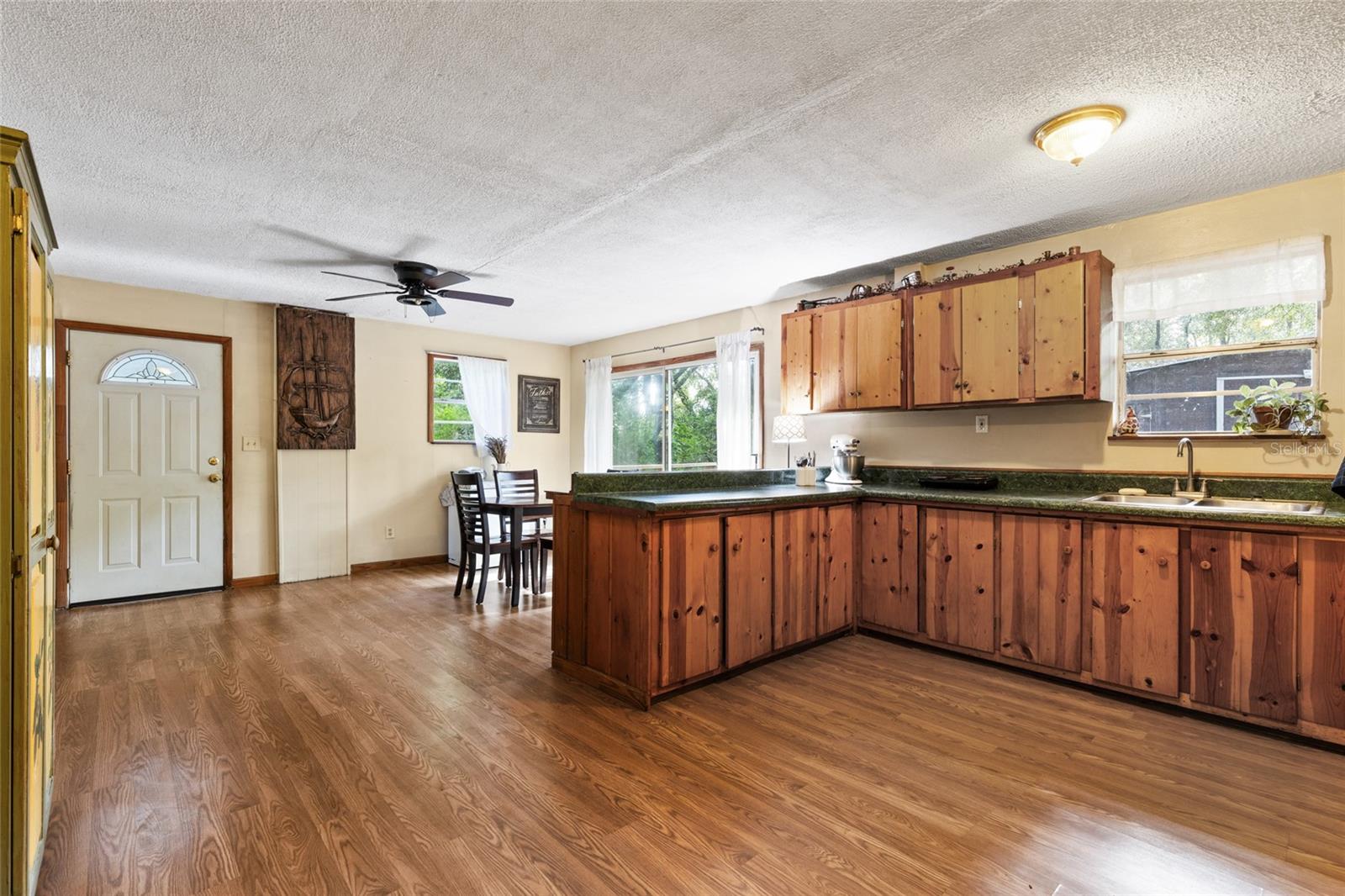 MEADOWVIEW - Residential