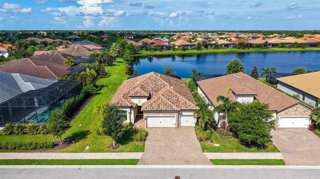 Photo of 7050 Highgate Lane, Lakewood Ranch, FL 34202 (MLS # A4659535)