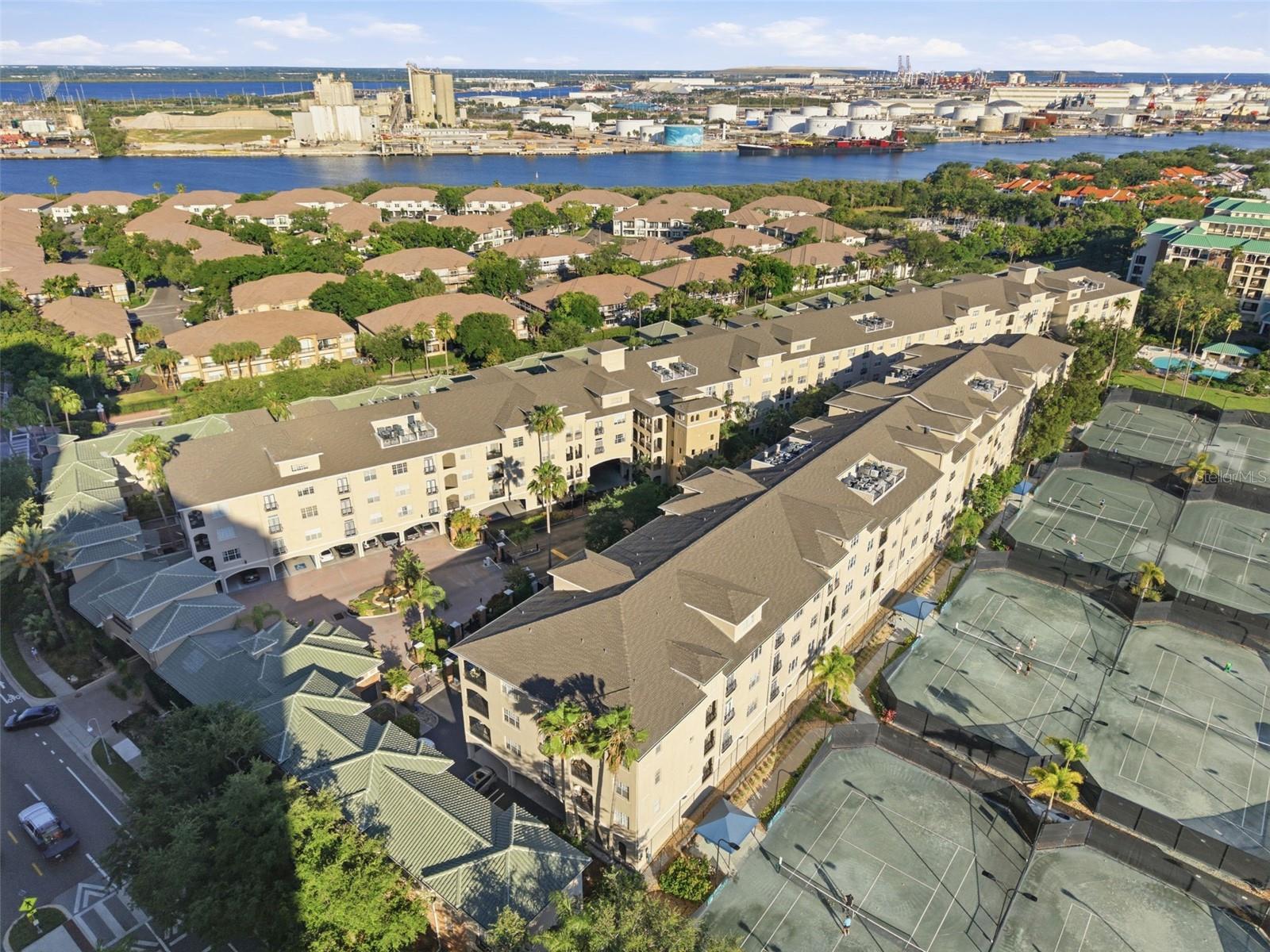 HARBOUR PLACE CITY HOMES A CON - Residential
