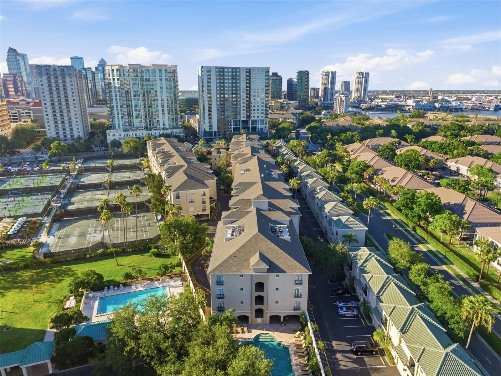 HARBOUR PLACE CITY HOMES A CON - Residential