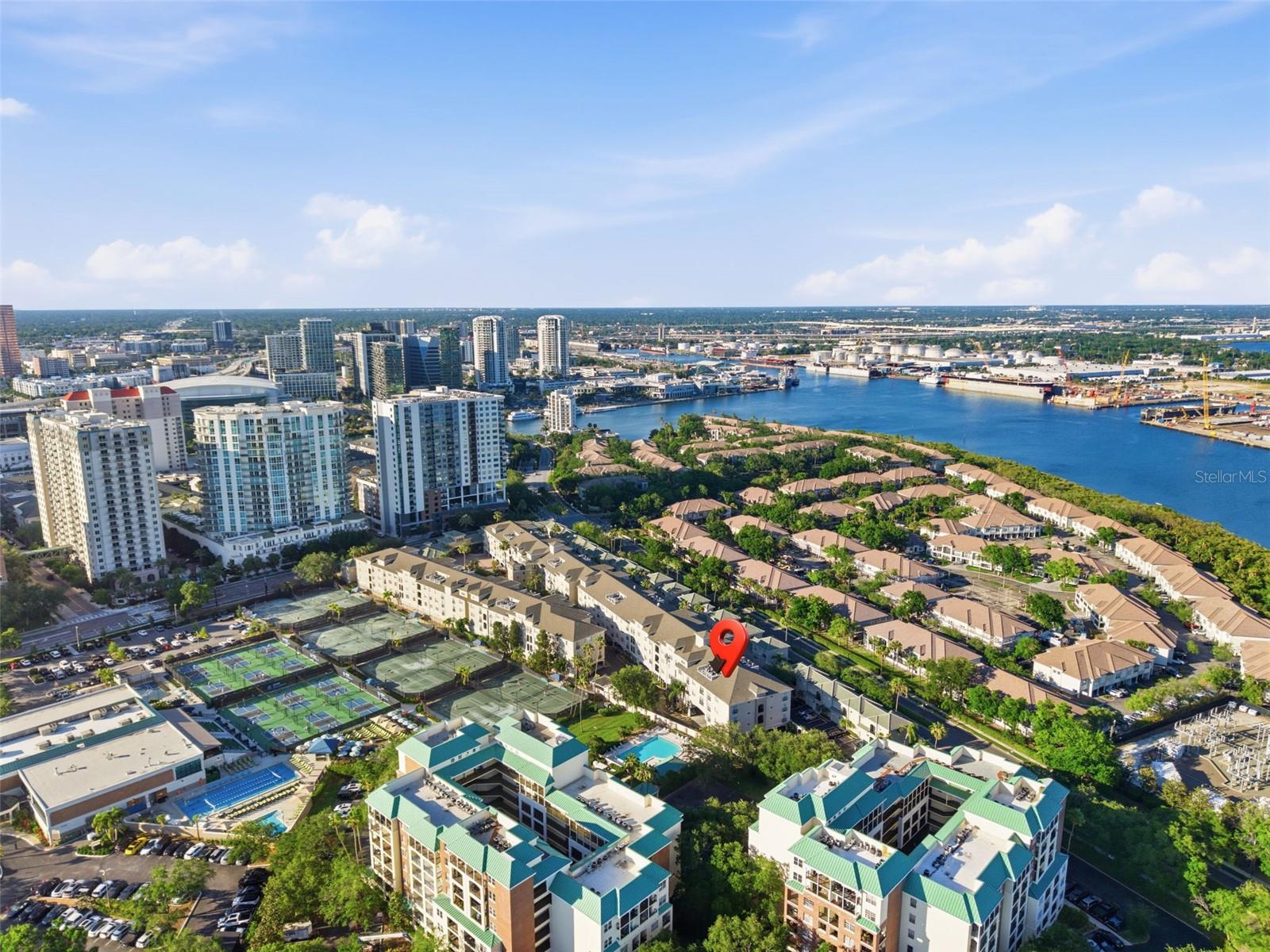 HARBOUR PLACE CITY HOMES A CON - Residential