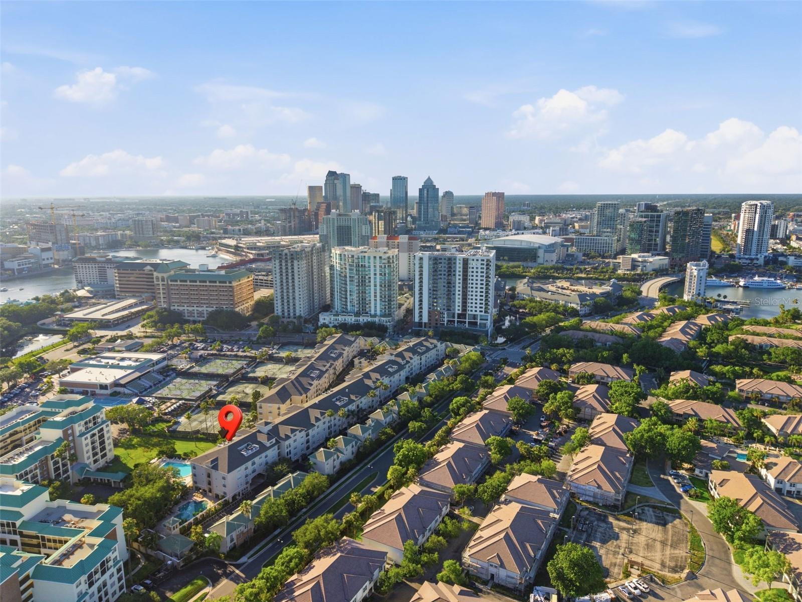 HARBOUR PLACE CITY HOMES A CON - Residential