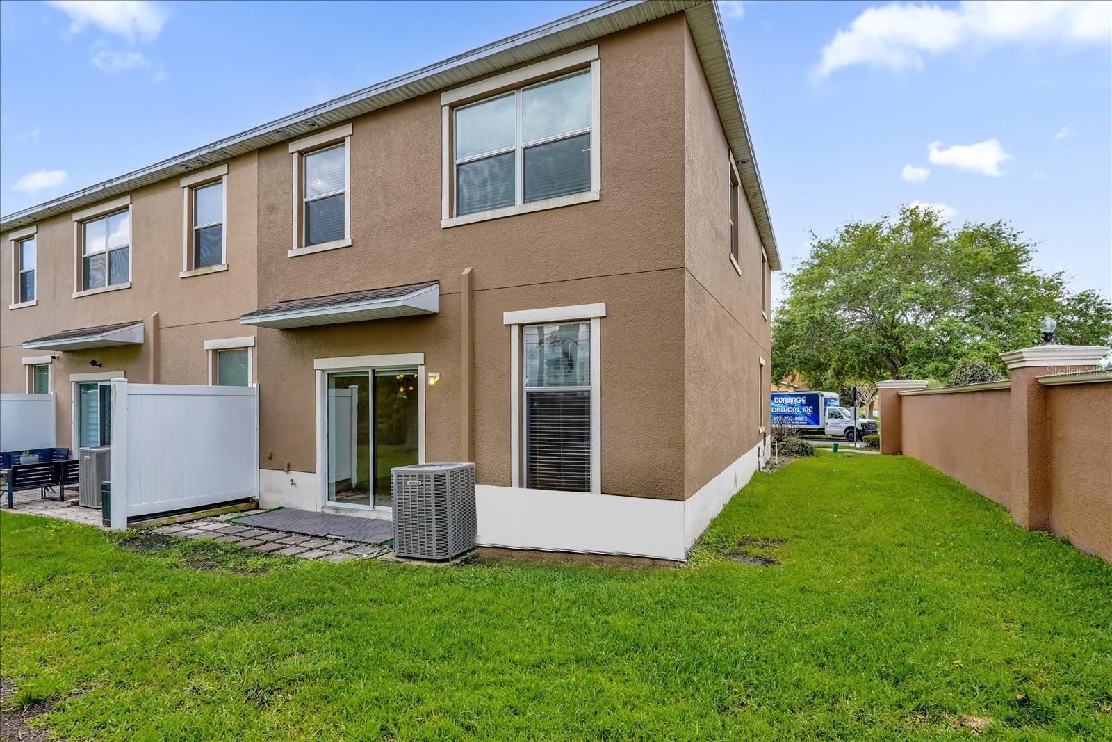 SAVANNAH LNDGS - Residential