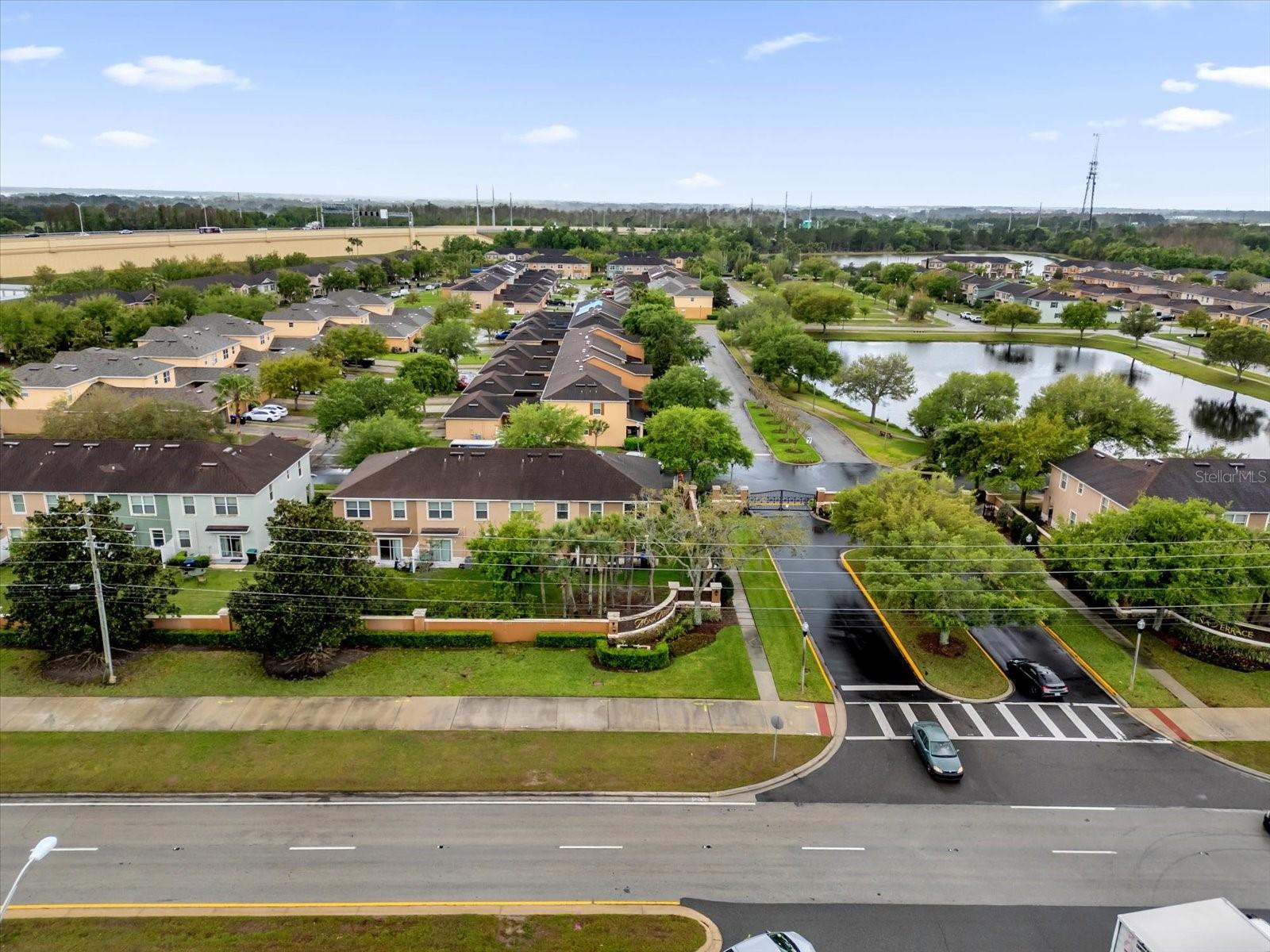 SAVANNAH LNDGS - Residential