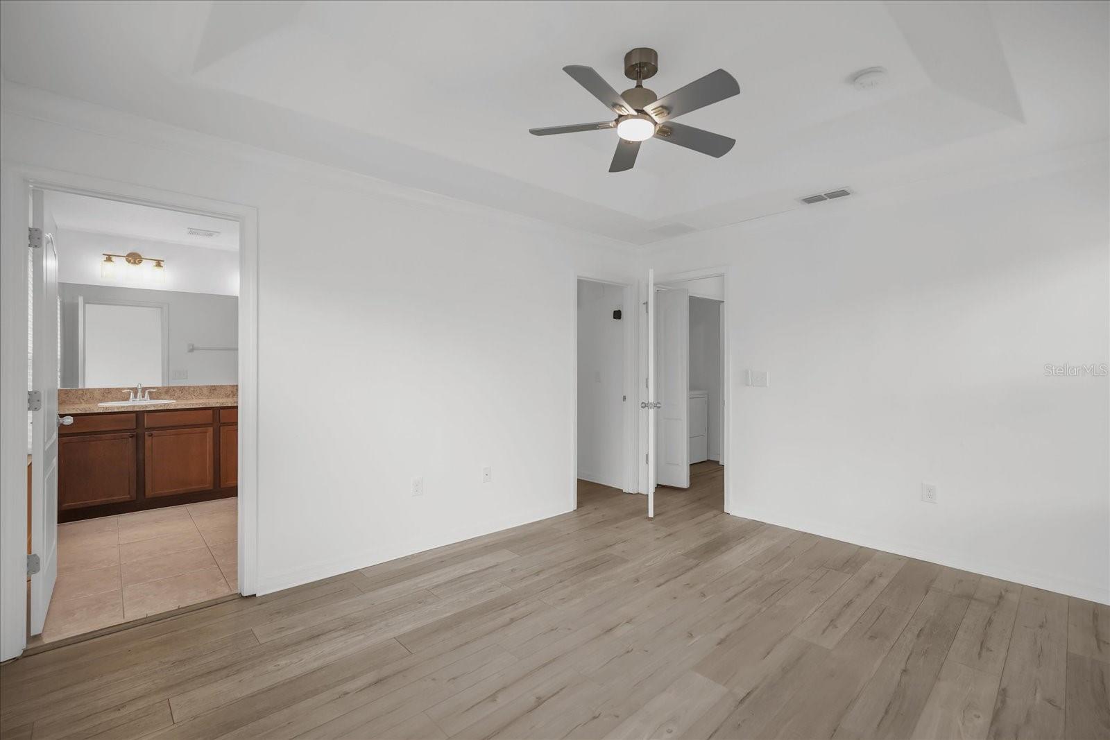 SAVANNAH LNDGS - Residential