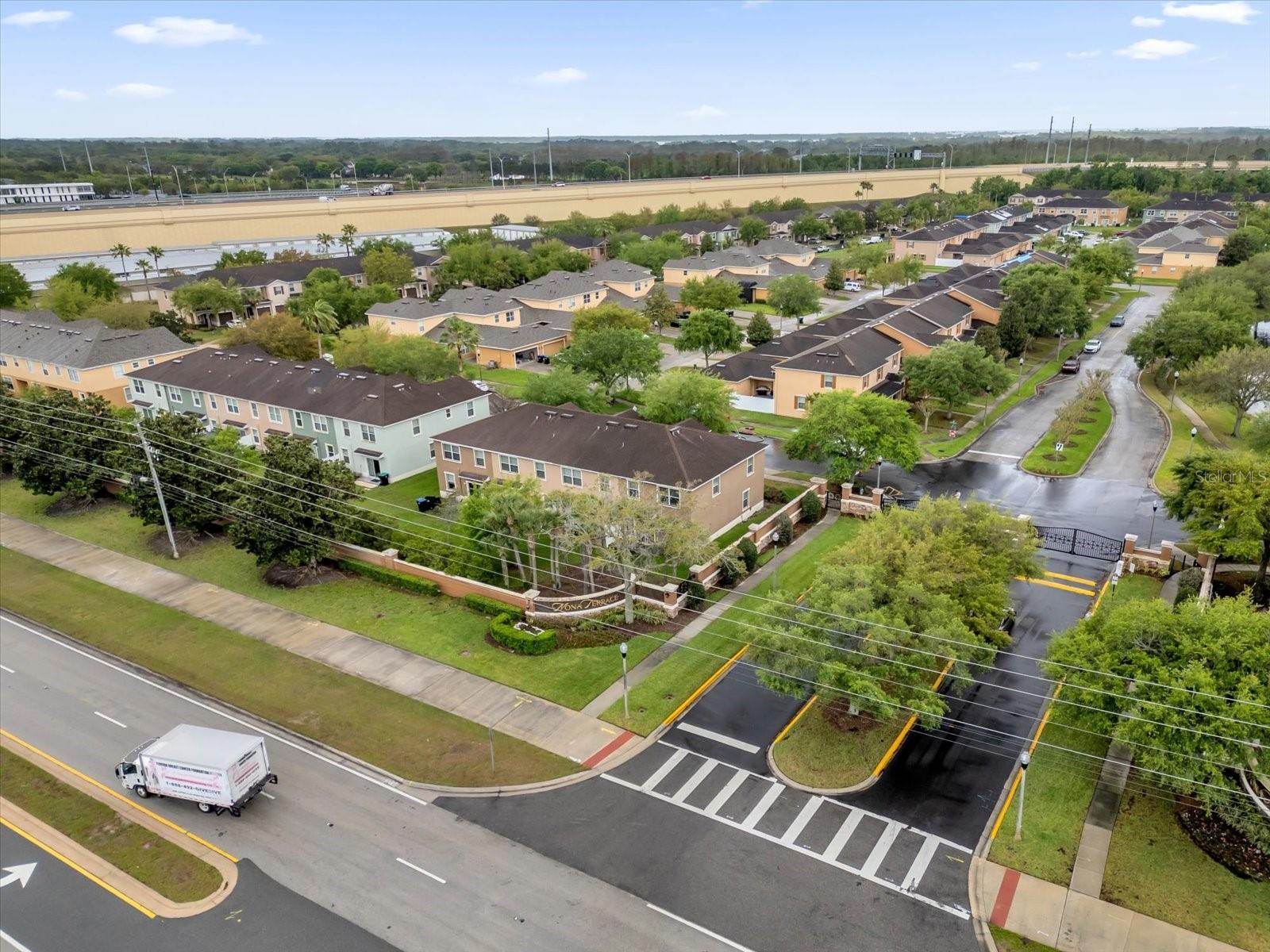 SAVANNAH LNDGS - Residential