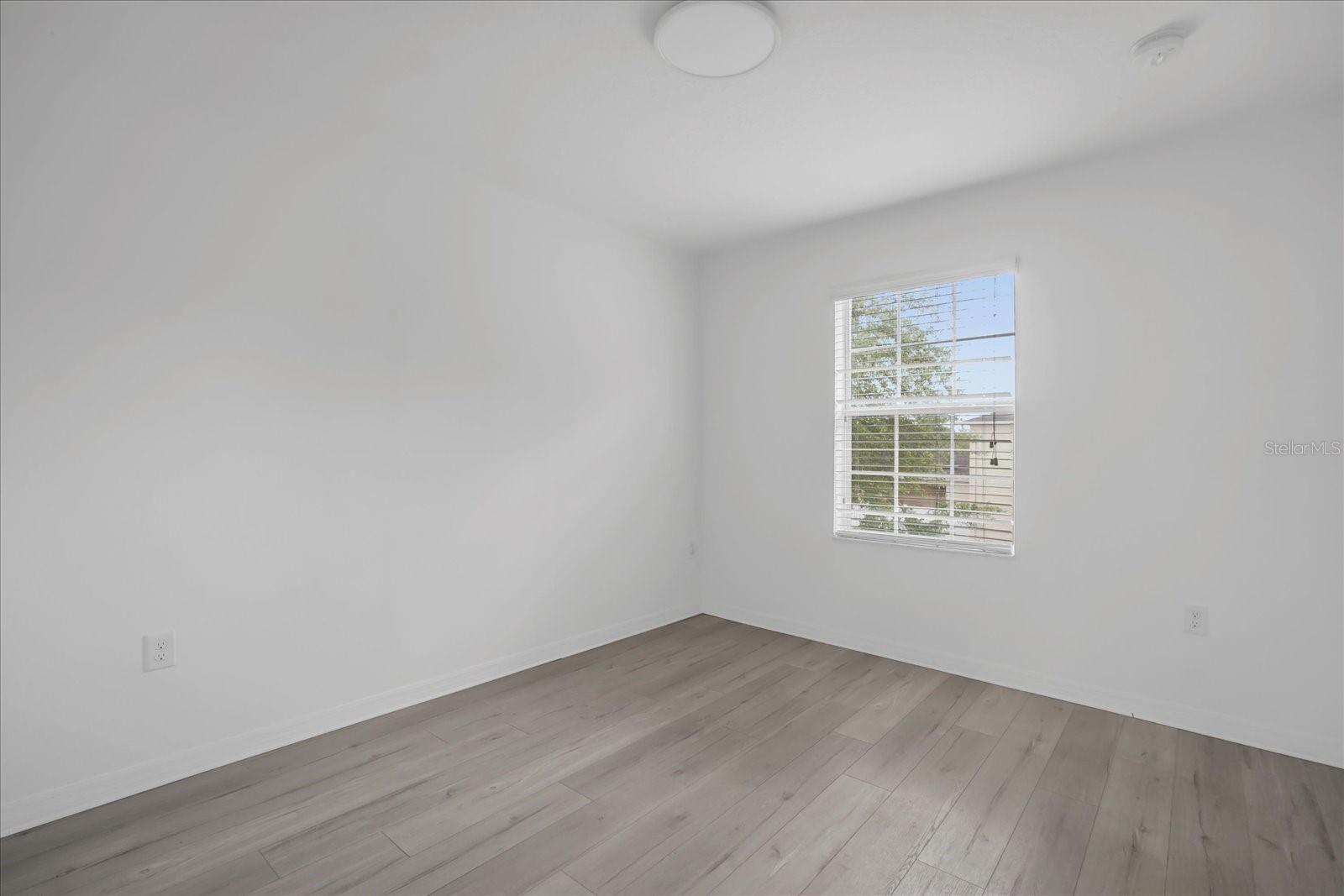 SAVANNAH LNDGS - Residential