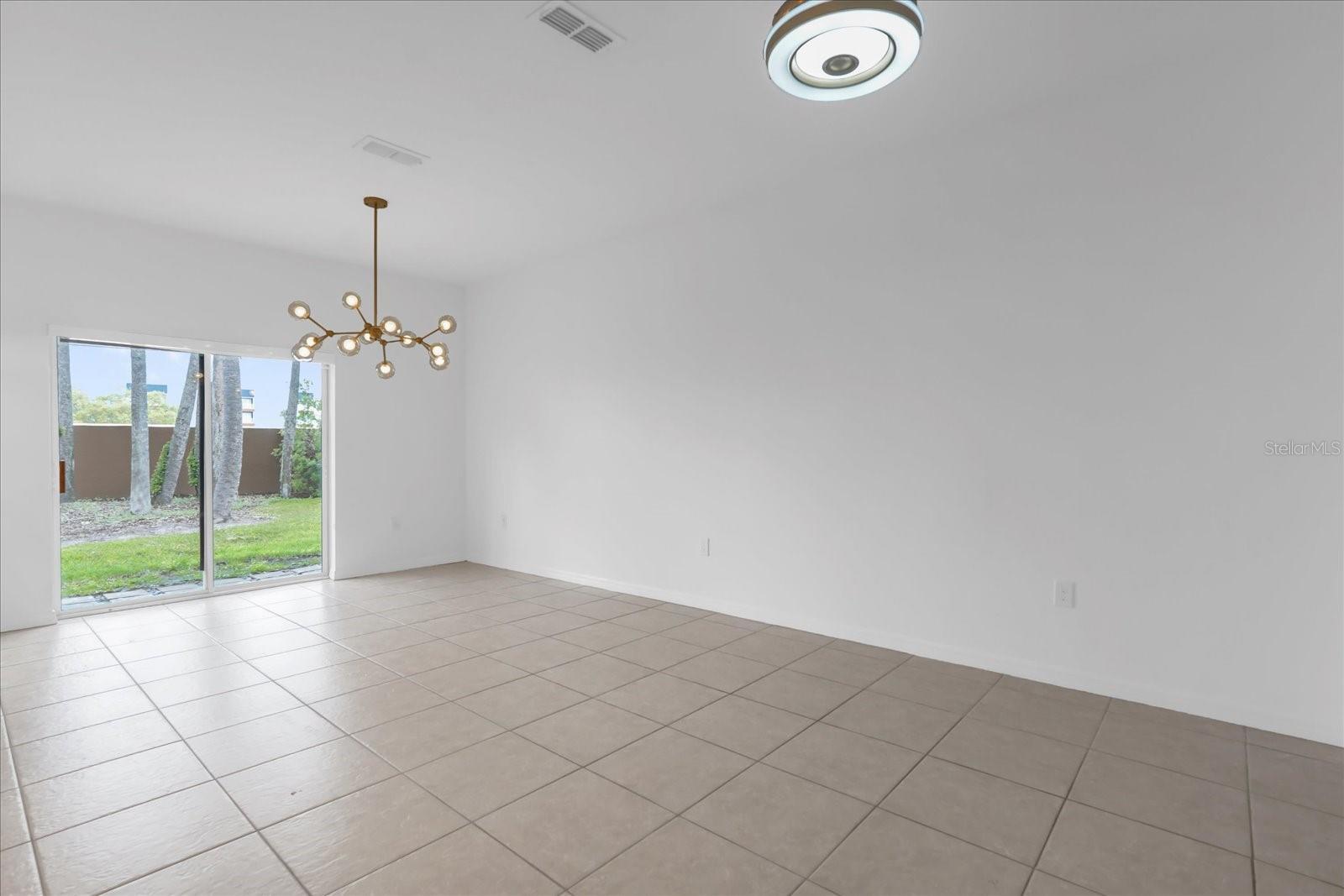 SAVANNAH LNDGS - Residential