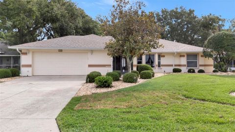 Photo of 21830 King Edward Court, Leesburg, FL 34748 (MLS # G5113678)