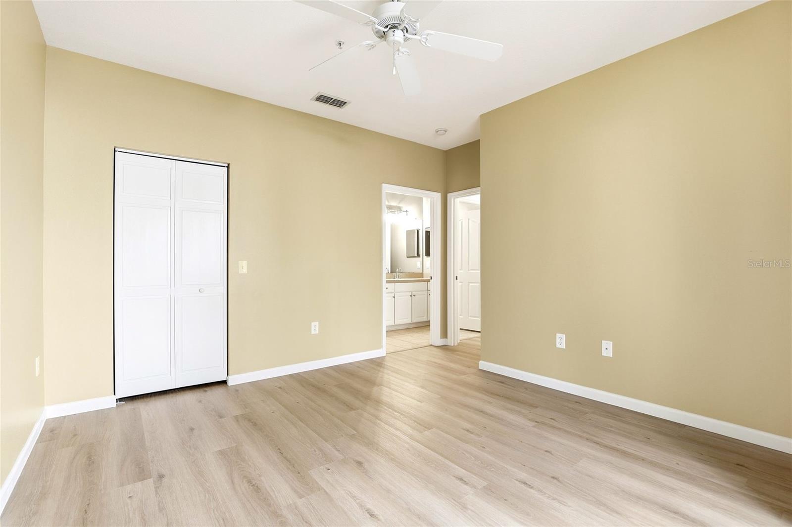 DISOCOVERY PALMS - Residential