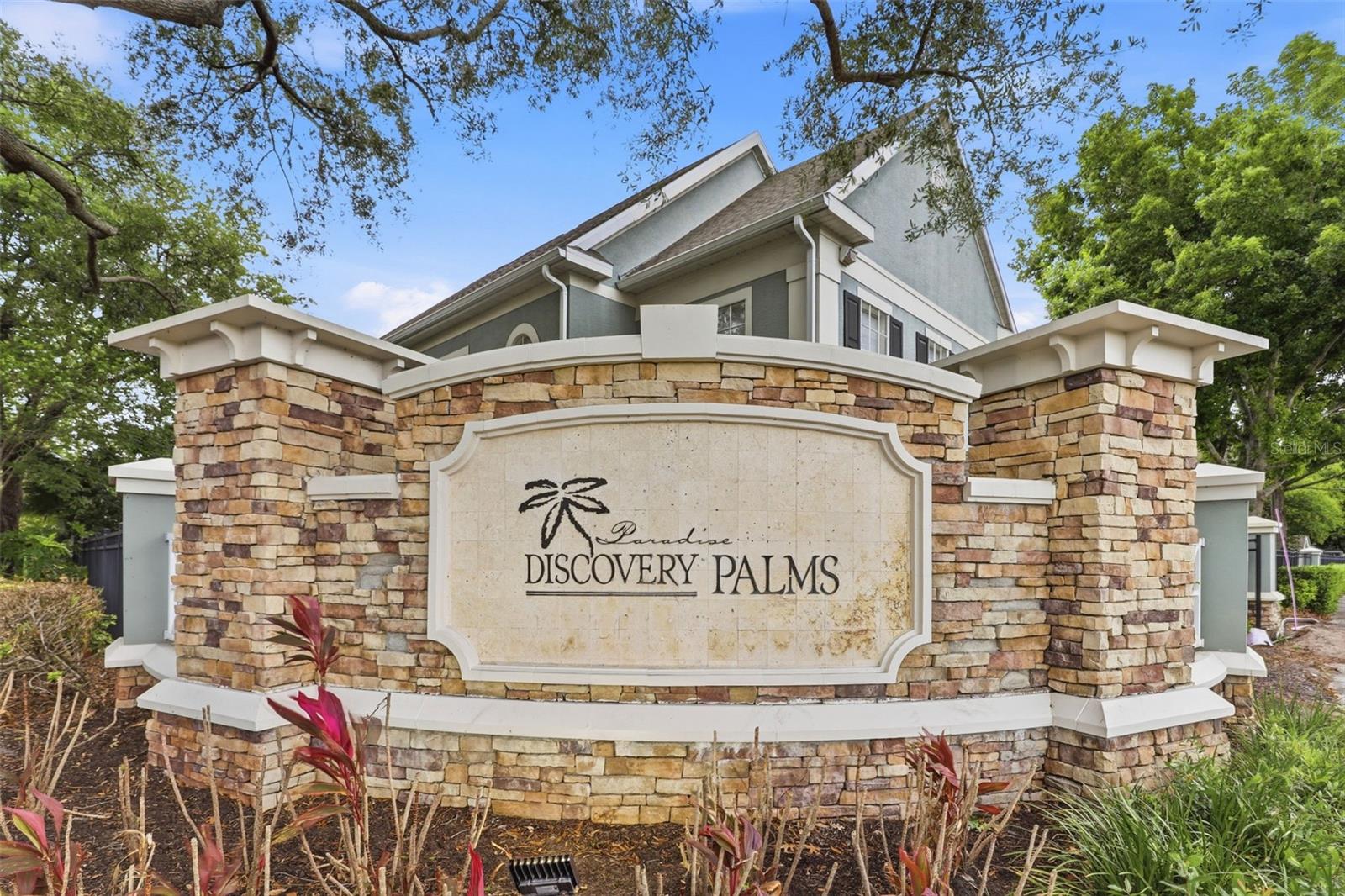 DISOCOVERY PALMS - Residential