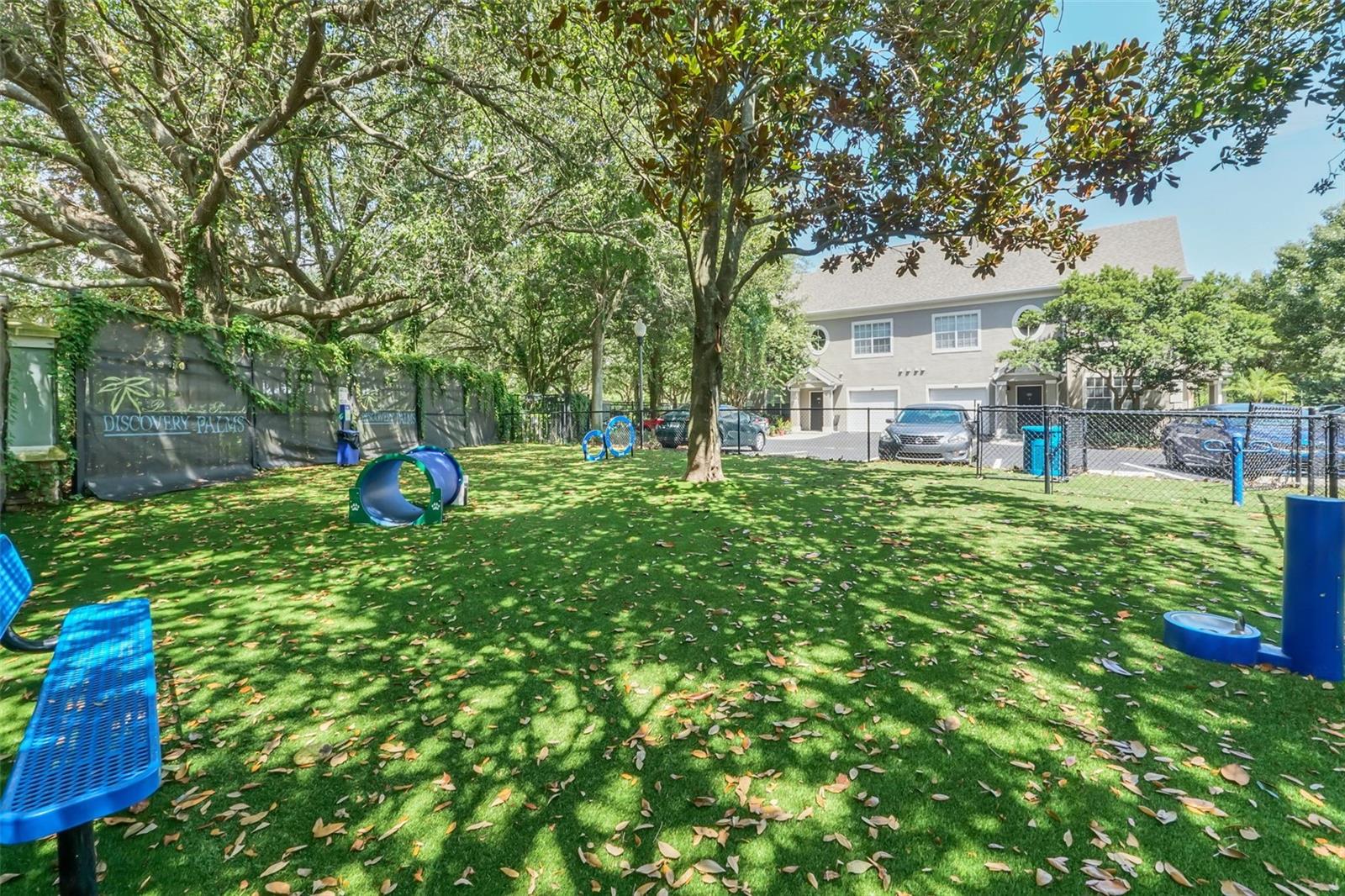 DISOCOVERY PALMS - Residential