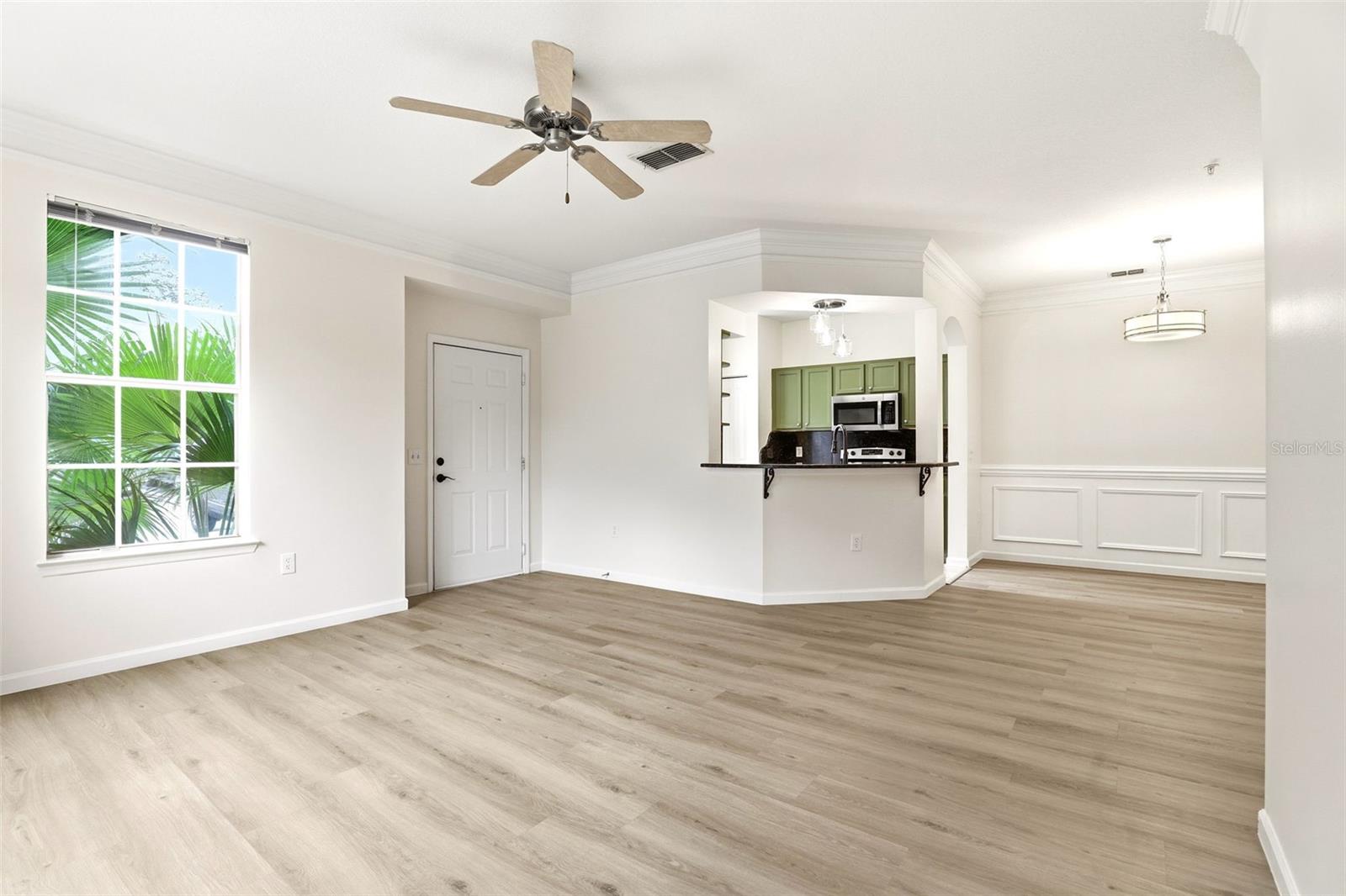 DISOCOVERY PALMS - Residential