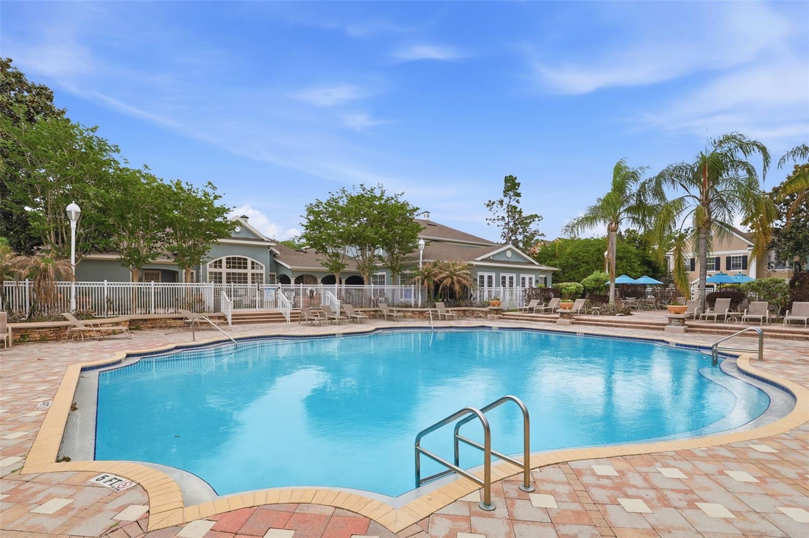 DISOCOVERY PALMS - Residential