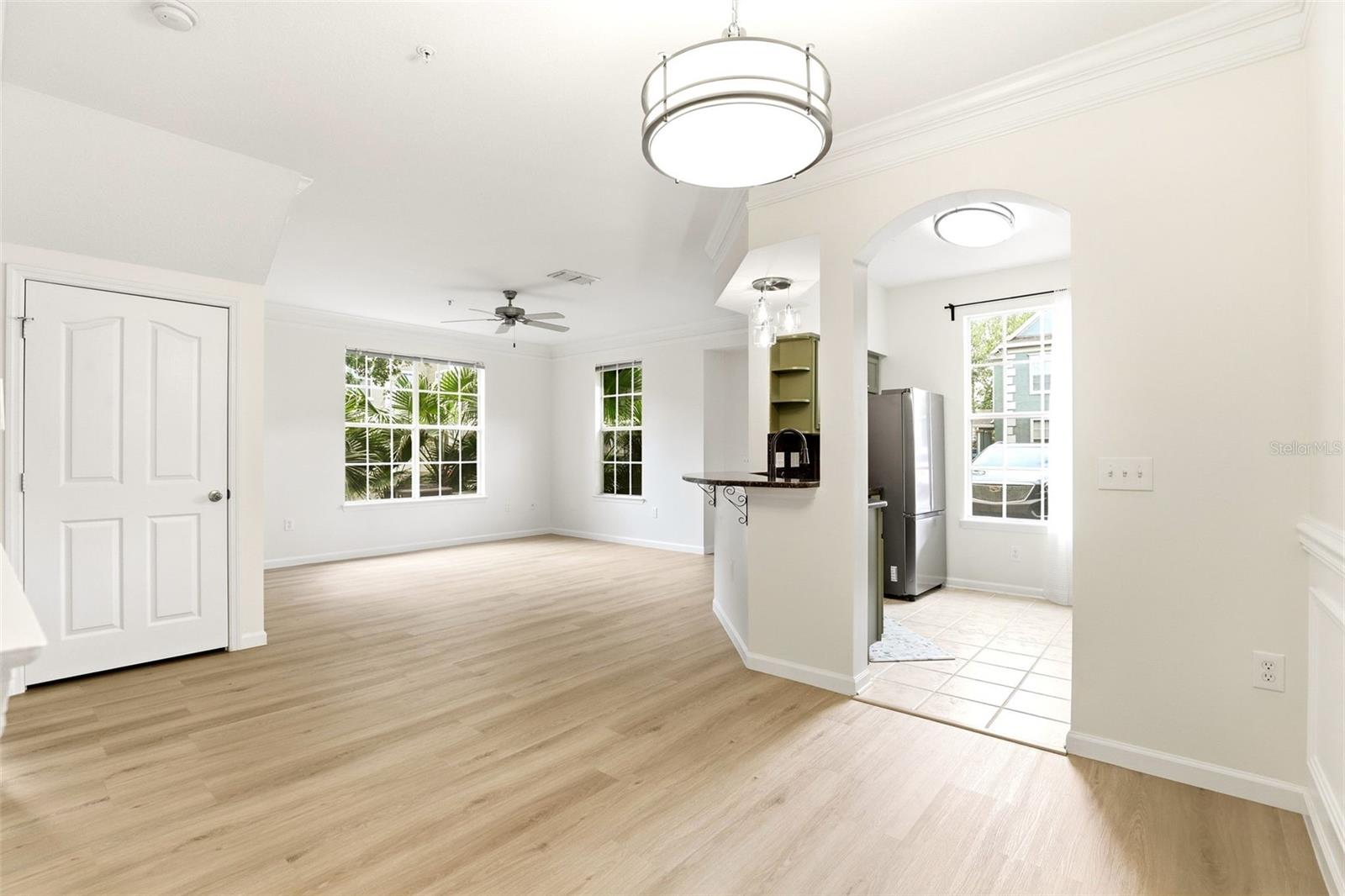 DISOCOVERY PALMS - Residential