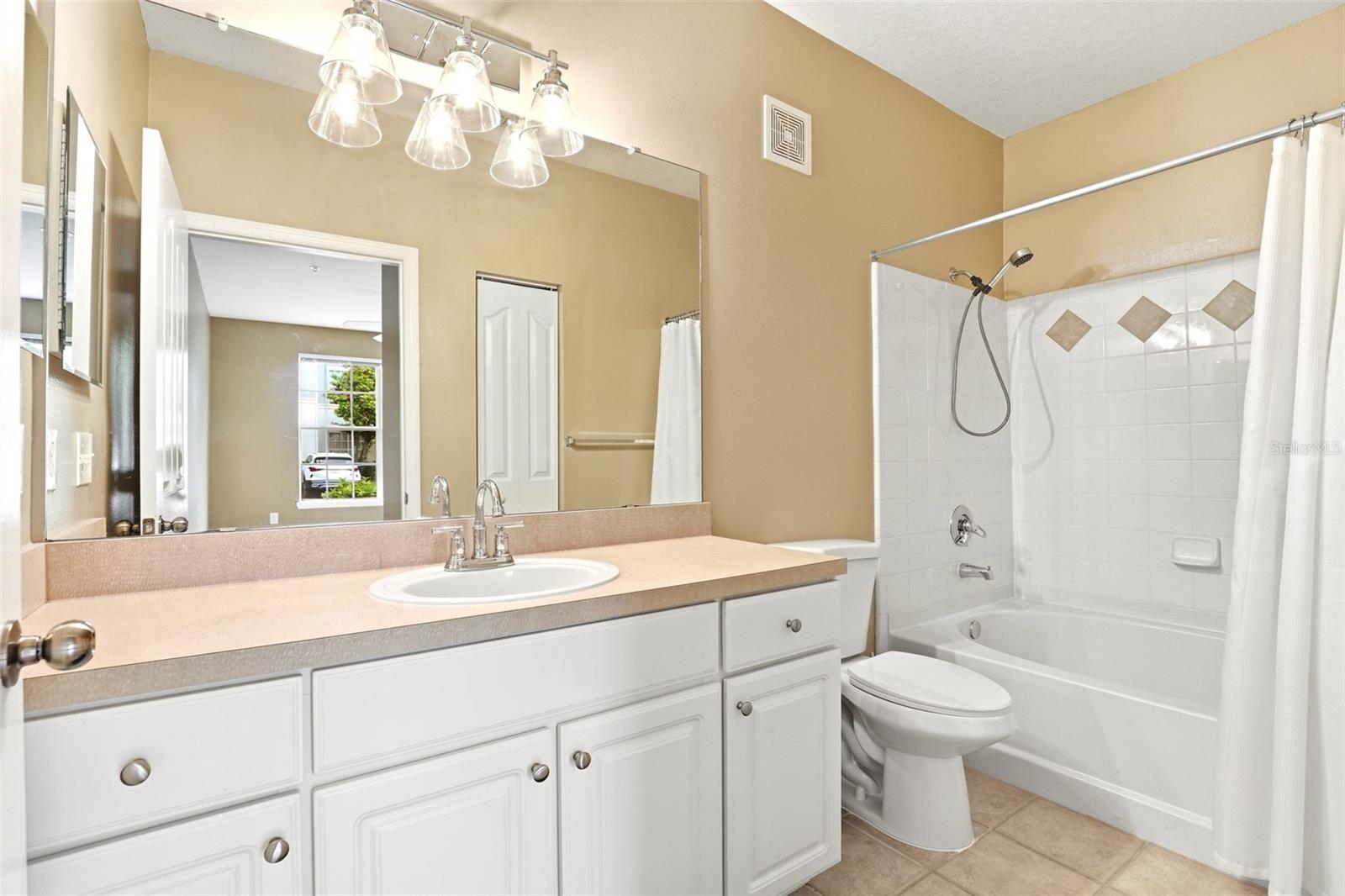 DISOCOVERY PALMS - Residential