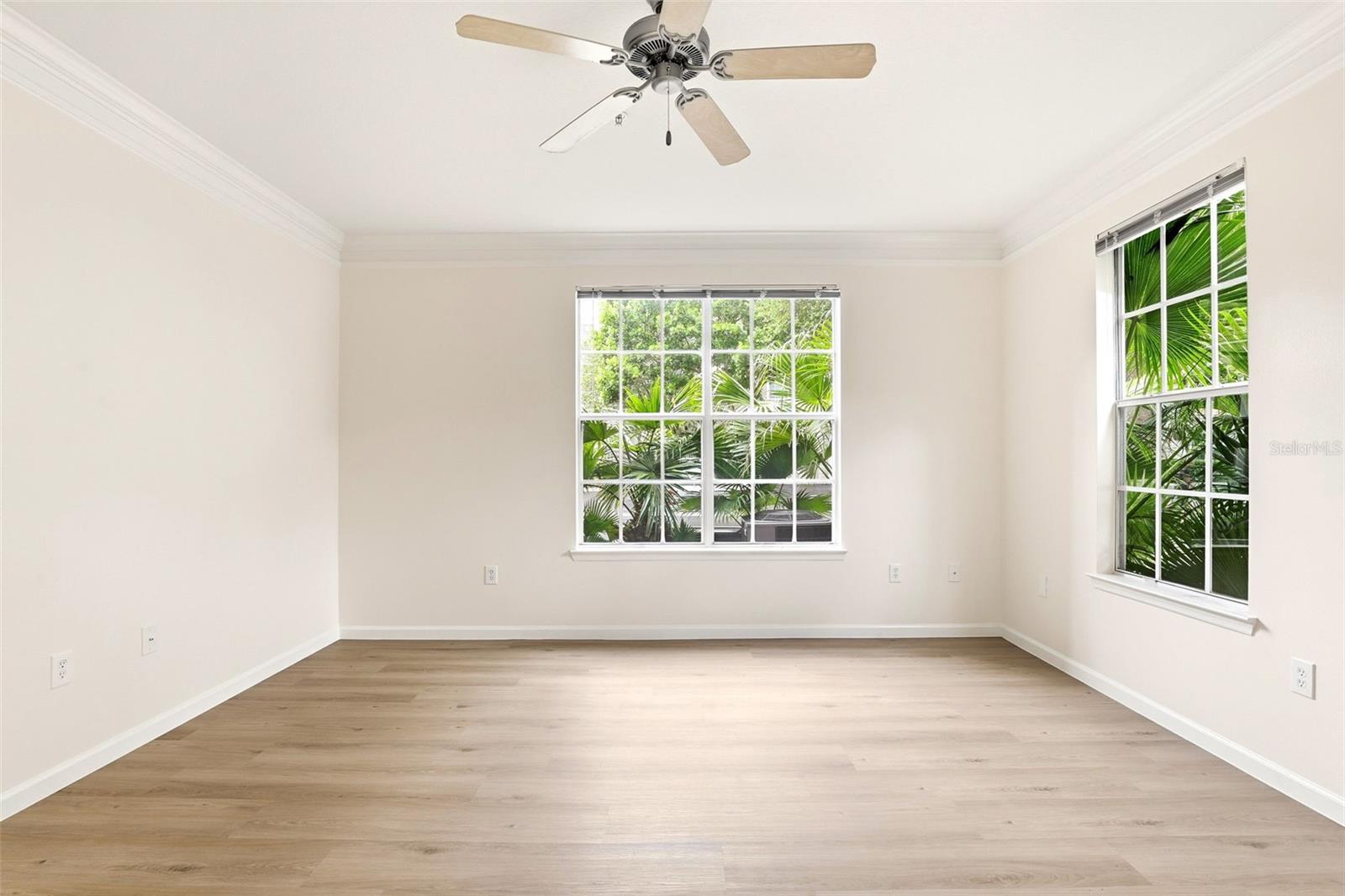 DISOCOVERY PALMS - Residential