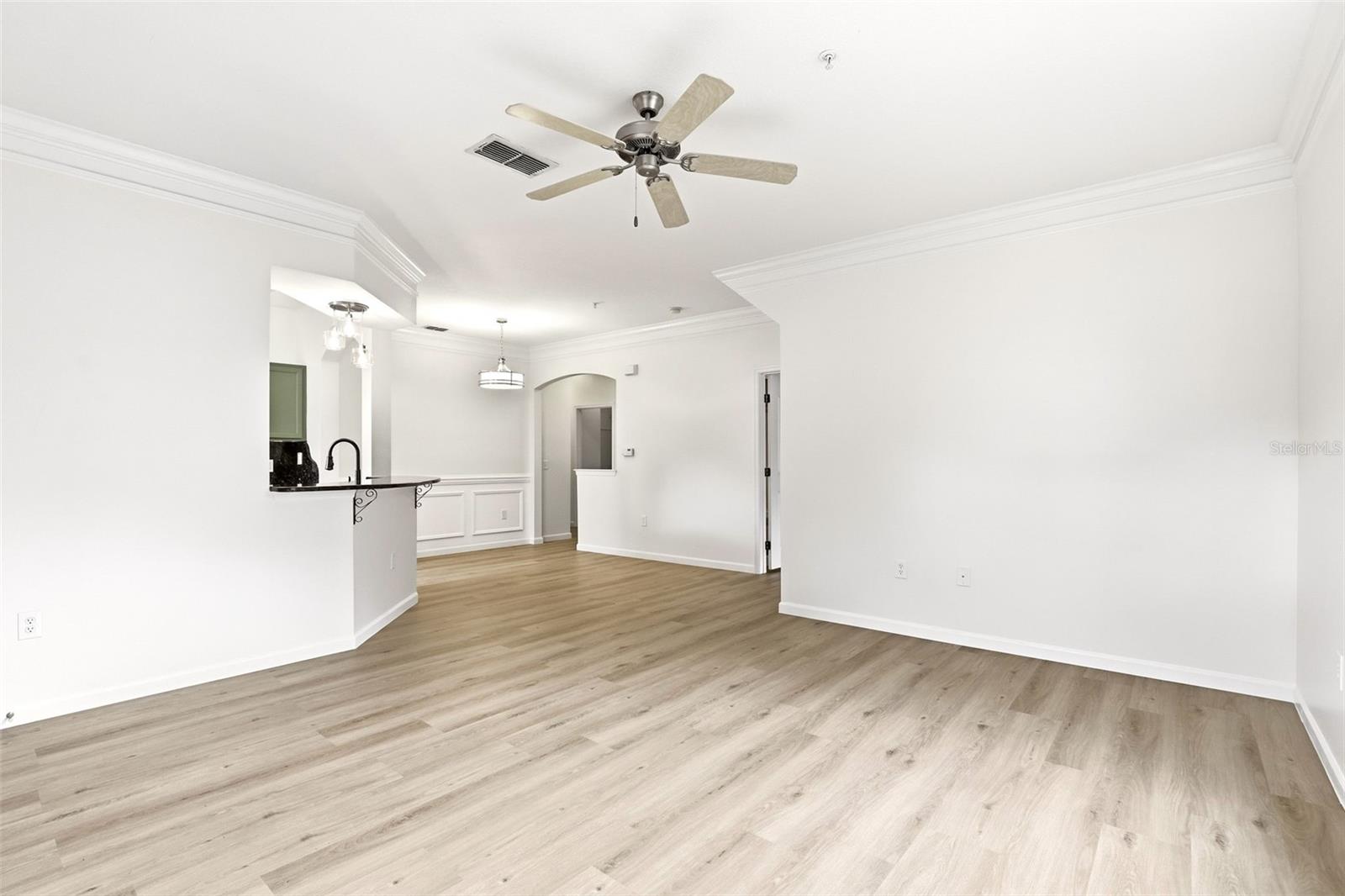 DISOCOVERY PALMS - Residential