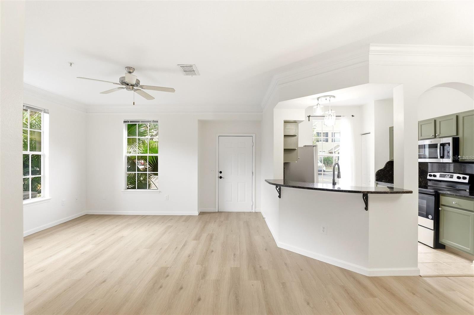 DISOCOVERY PALMS - Residential