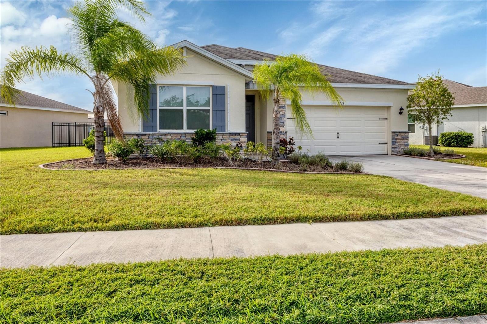 PALISADES PH II - Residential Lease
