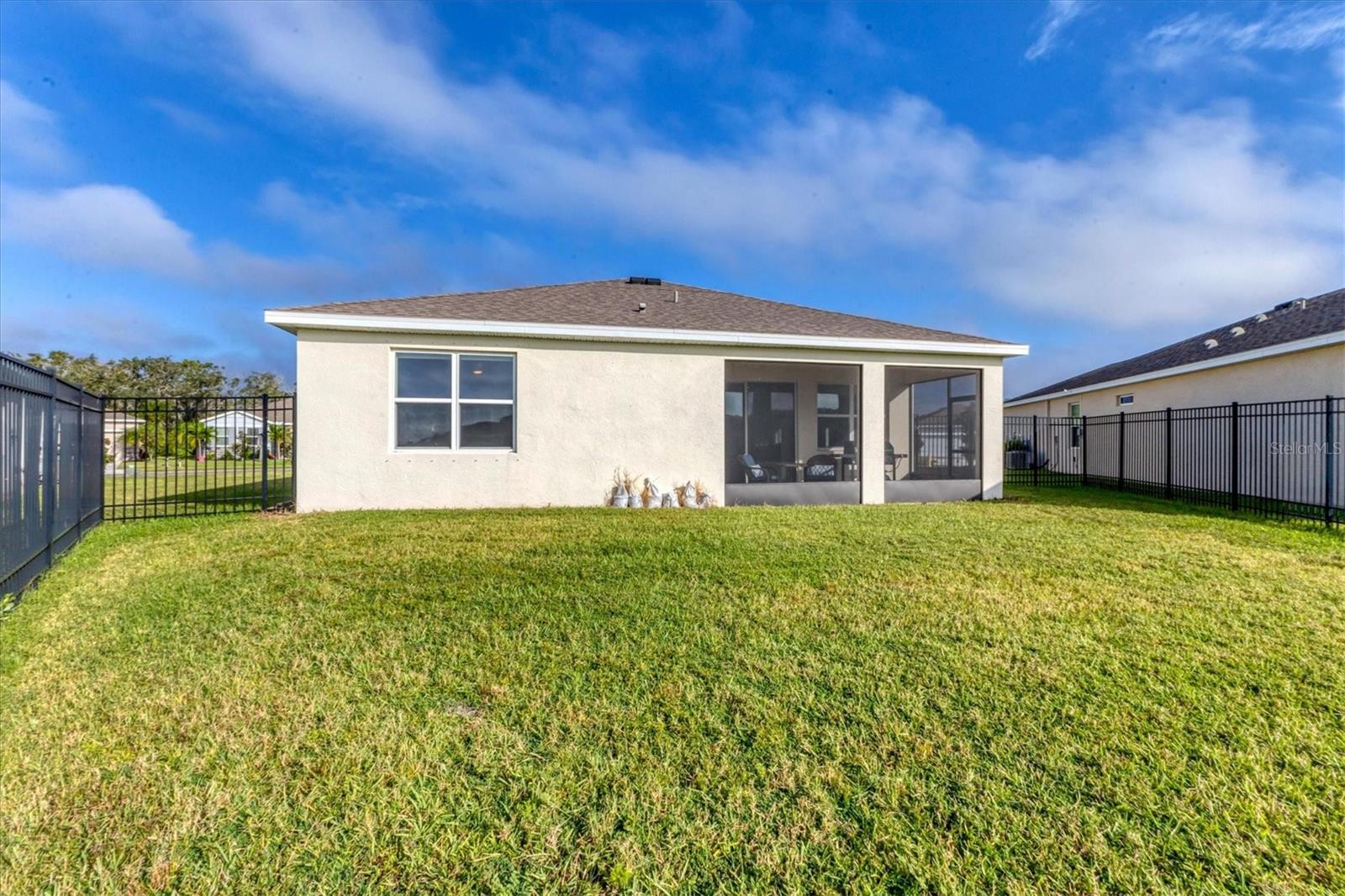 PALISADES PH II - Residential Lease