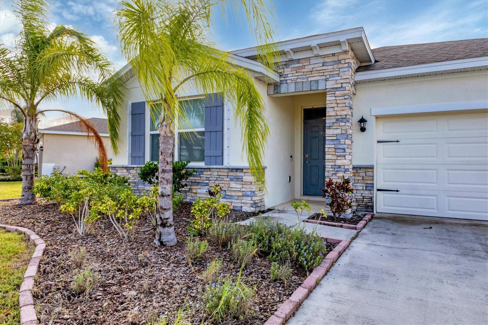PALISADES PH II - Residential Lease