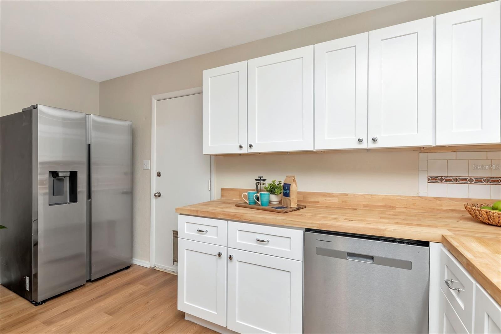 MEADOW LAWN 8TH ADD - Residential