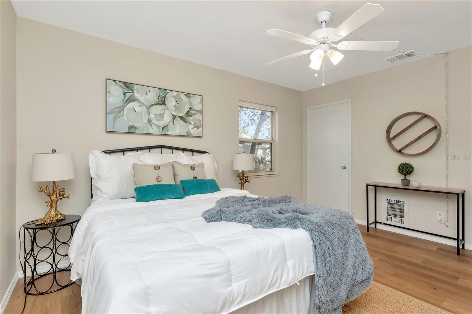 MEADOW LAWN 8TH ADD - Residential