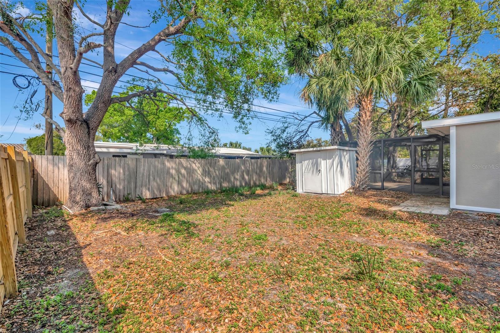 MEADOW LAWN 8TH ADD - Residential