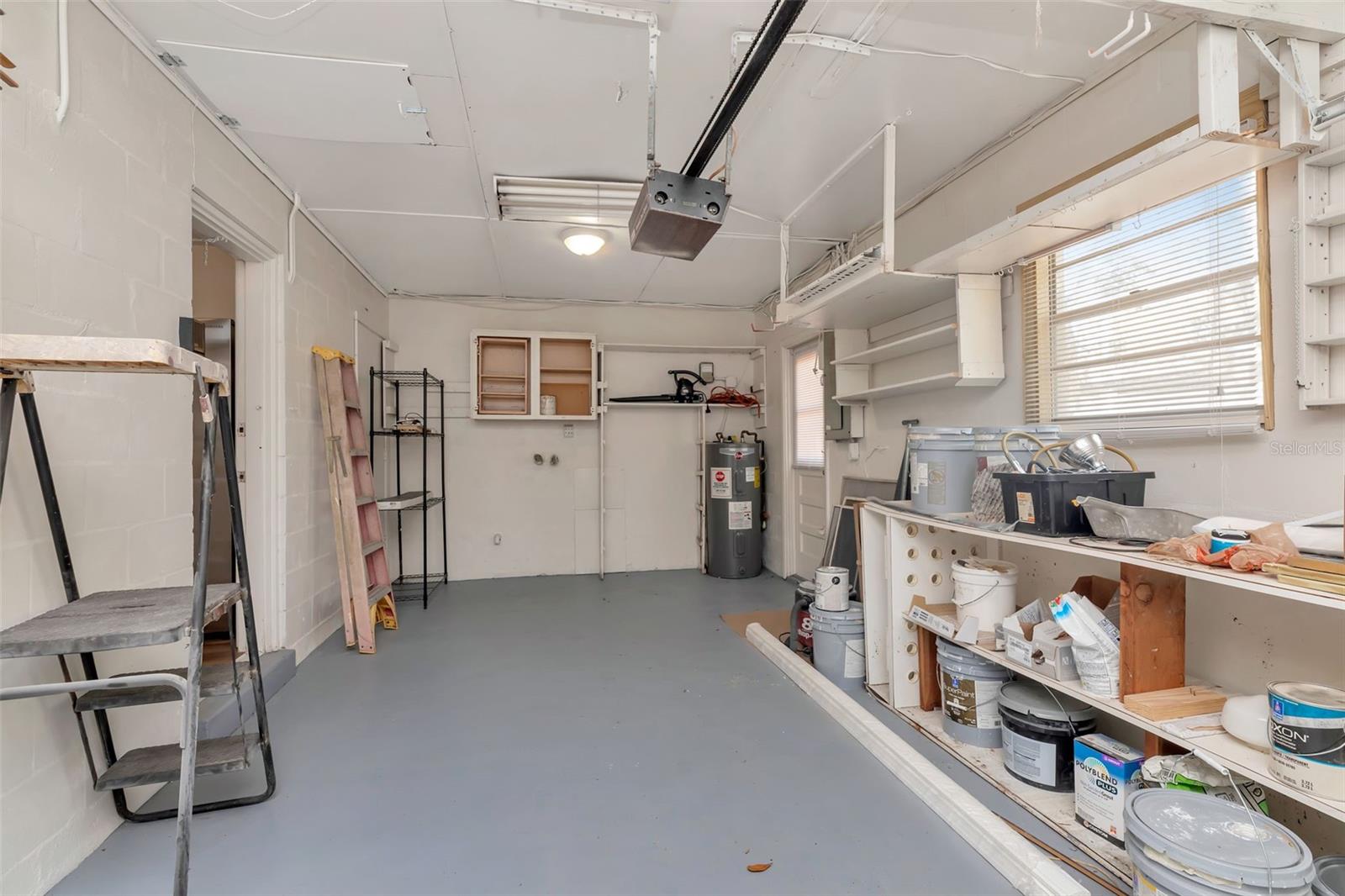 MEADOW LAWN 8TH ADD - Residential