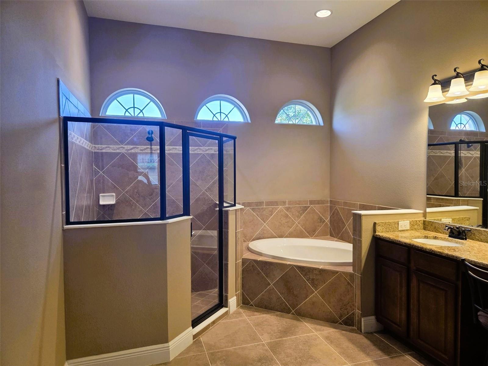 REGENT LAKE - Residential