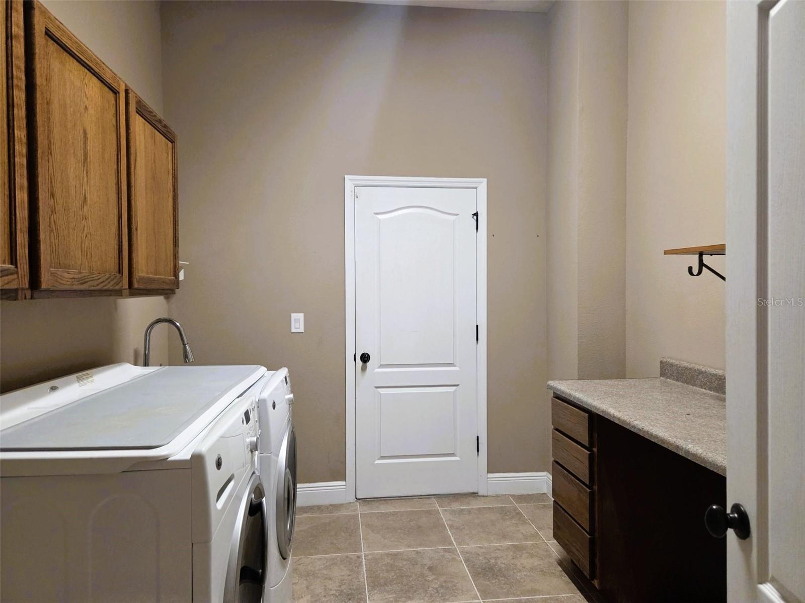 REGENT LAKE - Residential