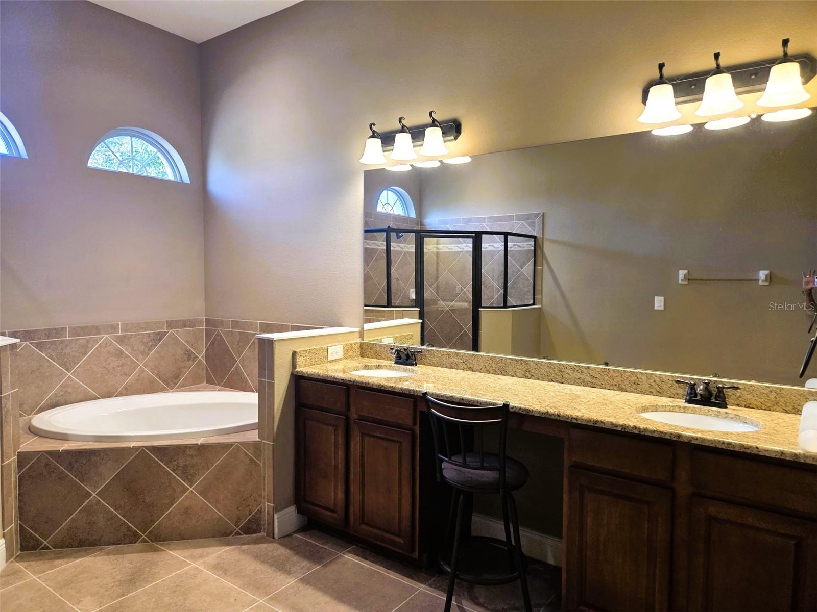 REGENT LAKE - Residential