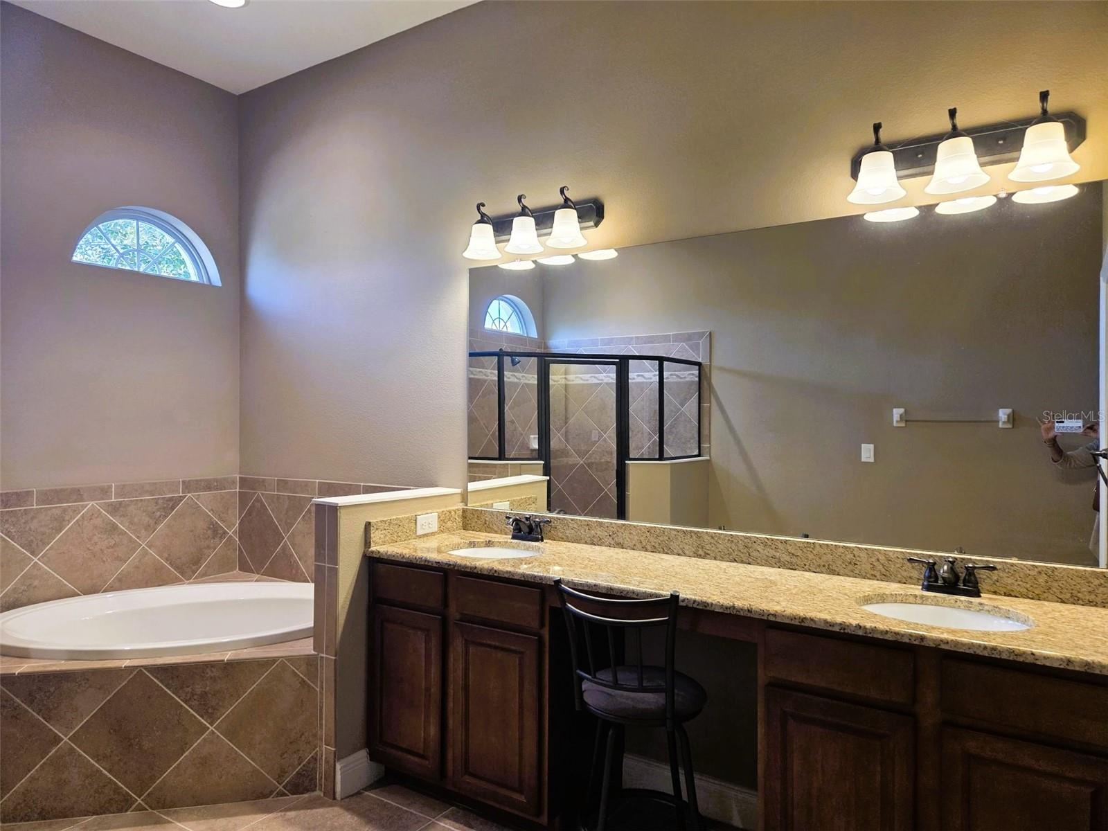 REGENT LAKE - Residential