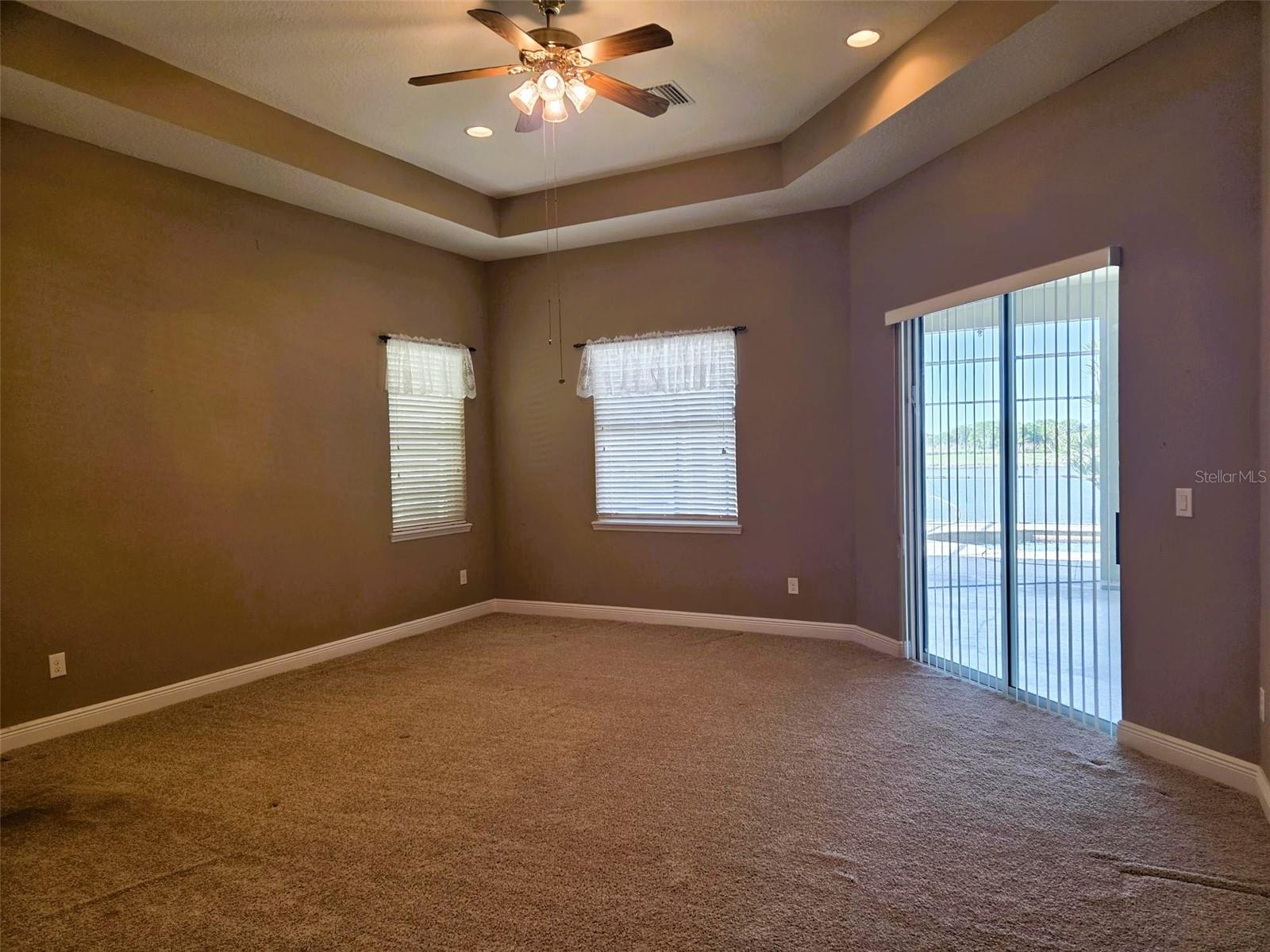 REGENT LAKE - Residential