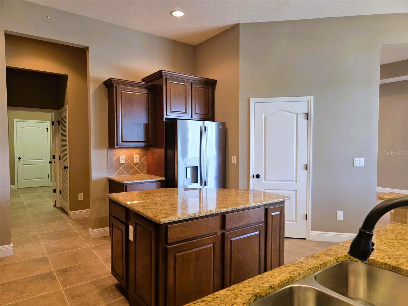 REGENT LAKE - Residential